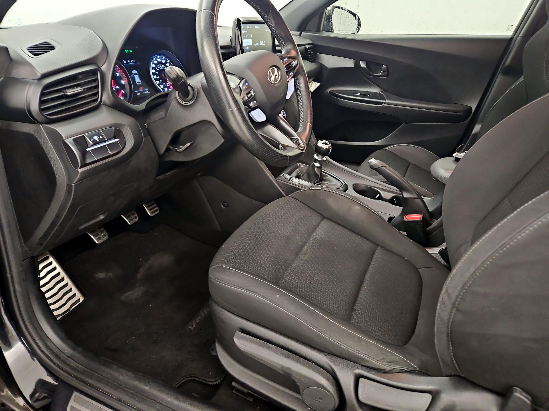Thumbnail: 2019 Hyundai Veloster - 11