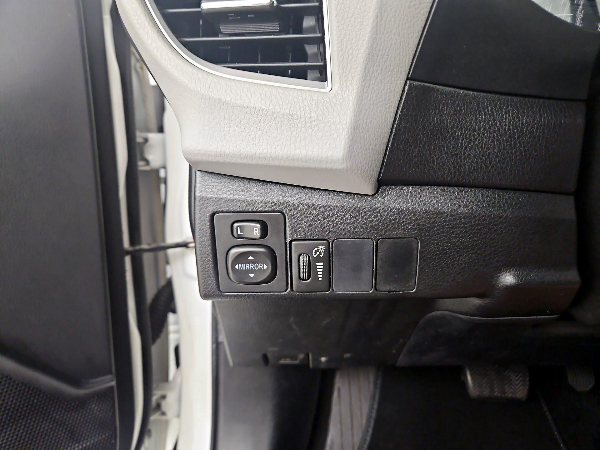 Thumbnail: 2016 Toyota Corolla - 13