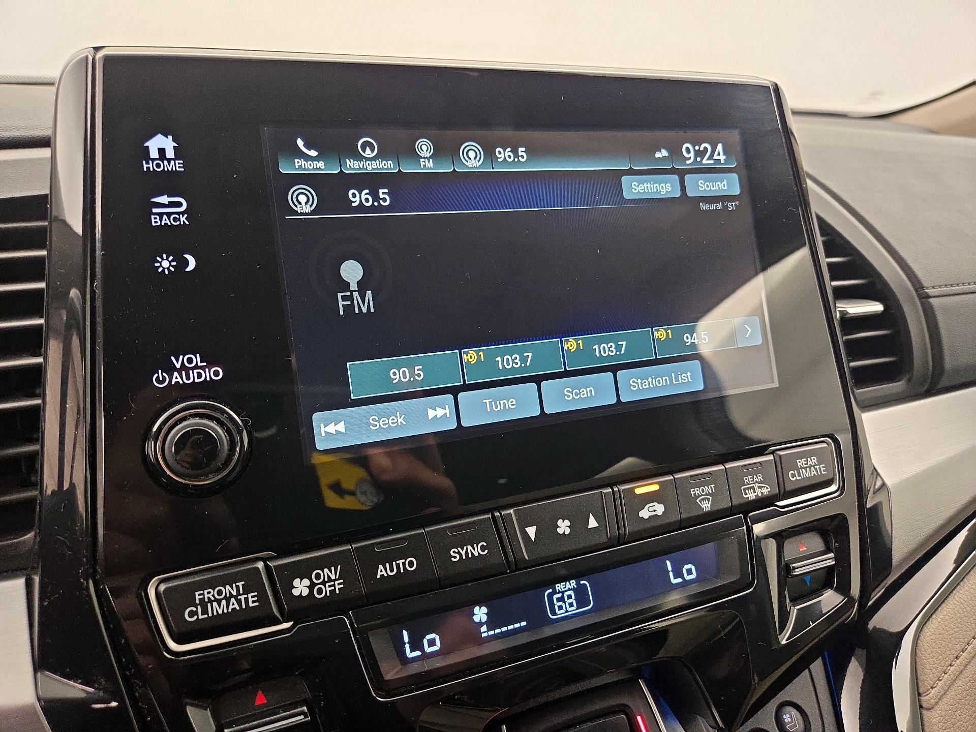 Thumbnail: 2018 Honda Odyssey - 16