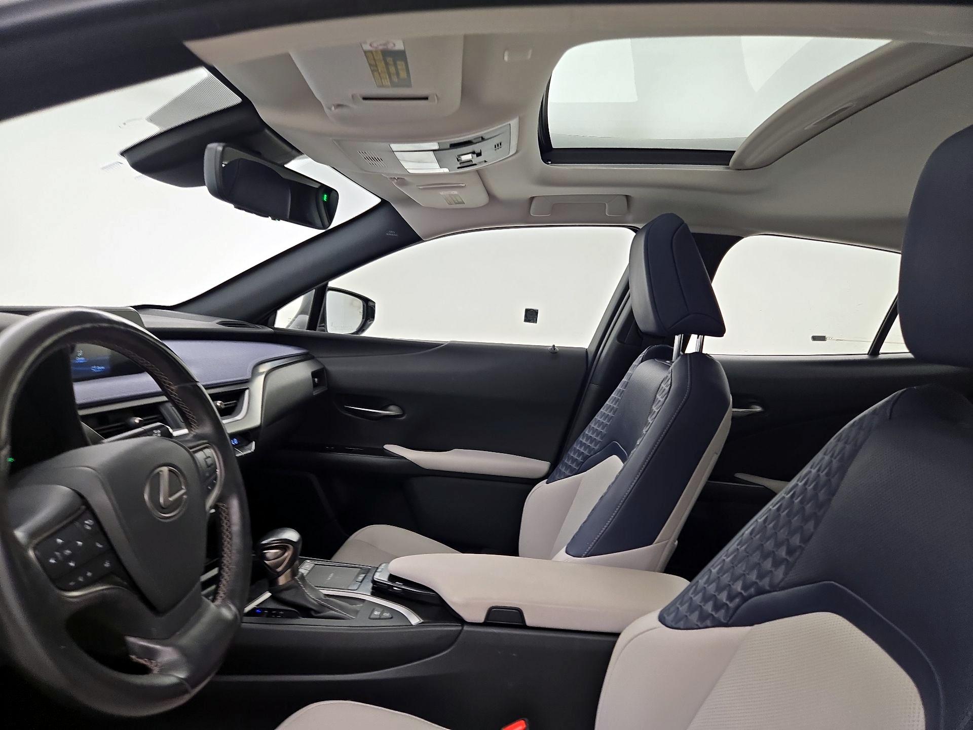 Thumbnail: 2021 Lexus UX - 19