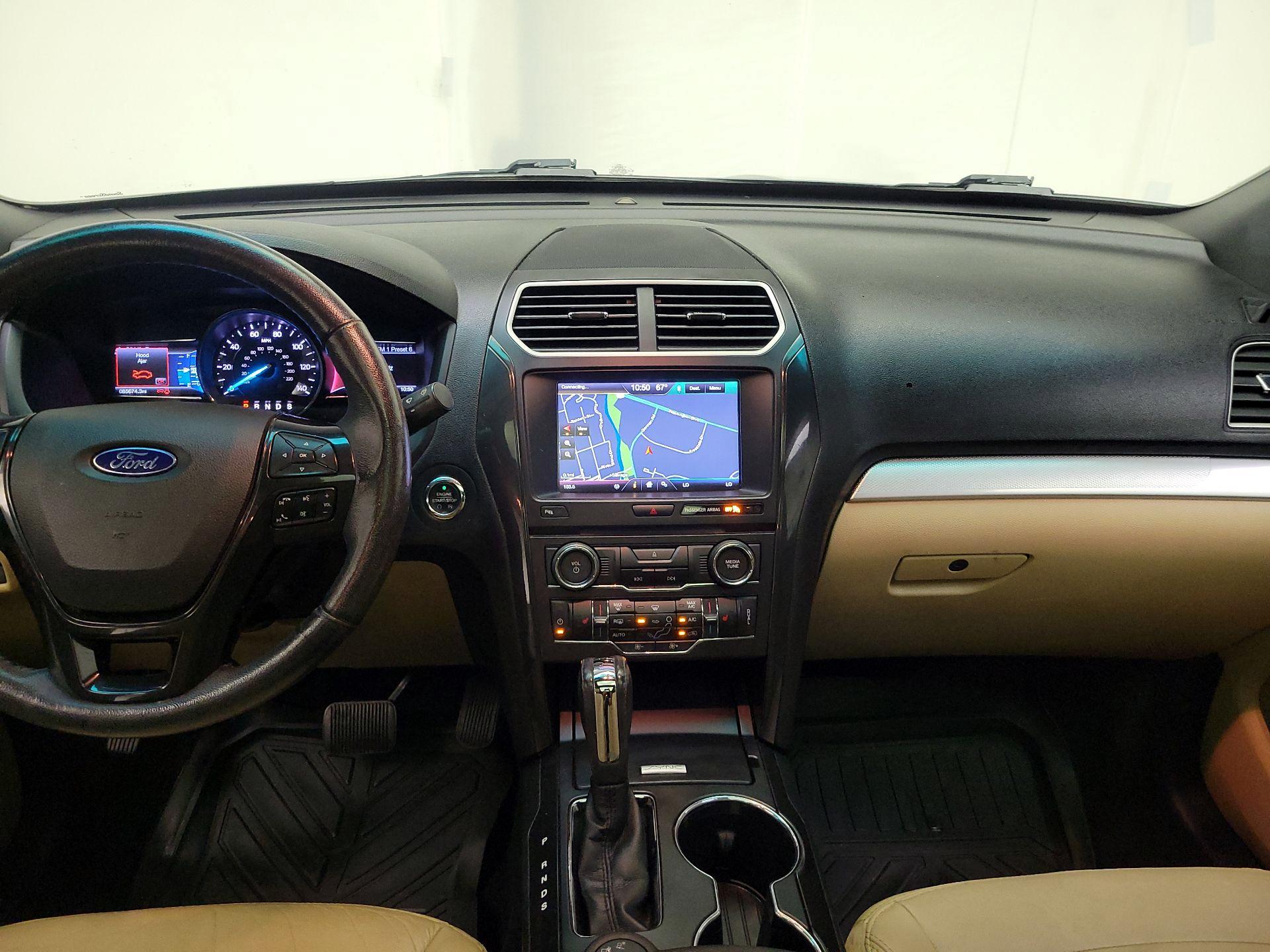 Thumbnail: 2016 Ford Explorer - 9