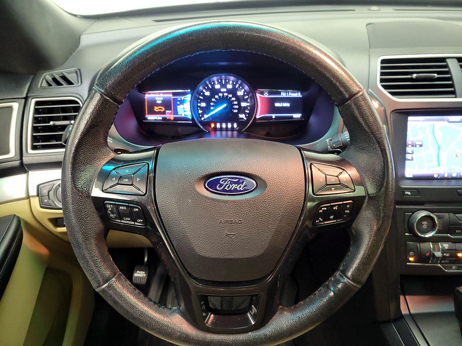 Thumbnail: 2016 Ford Explorer - 10