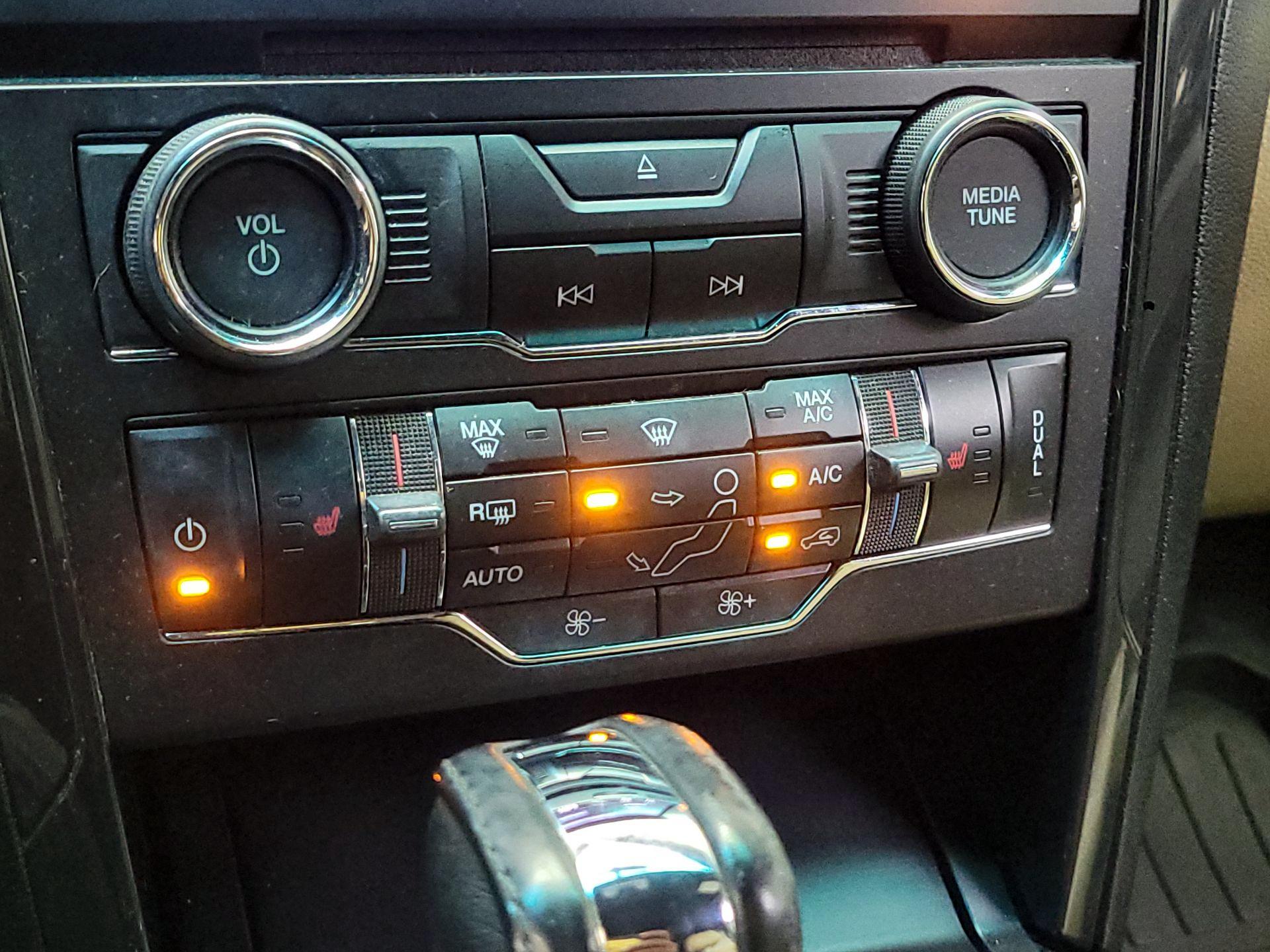 Thumbnail: 2016 Ford Explorer - 17