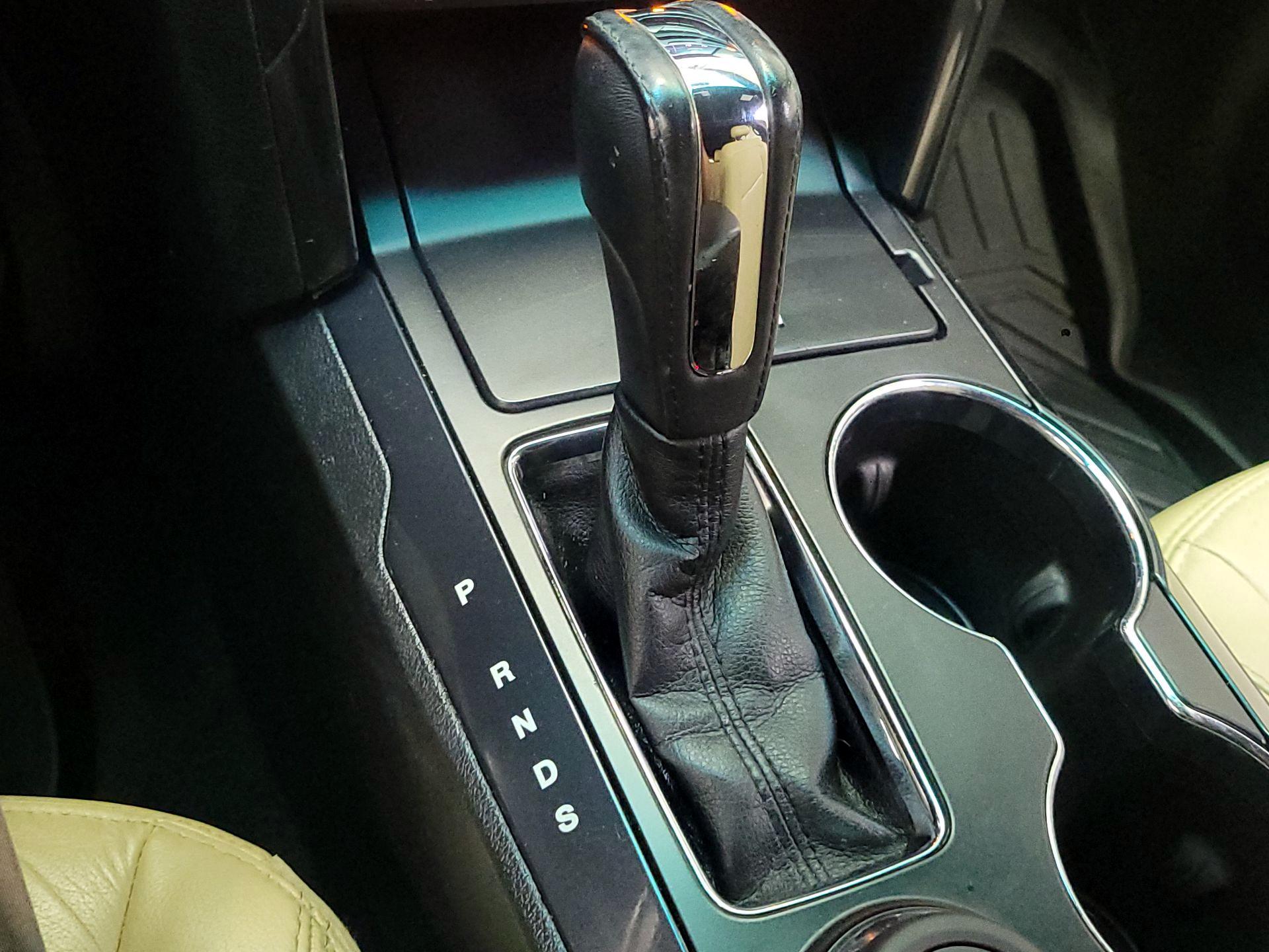 Thumbnail: 2016 Ford Explorer - 18