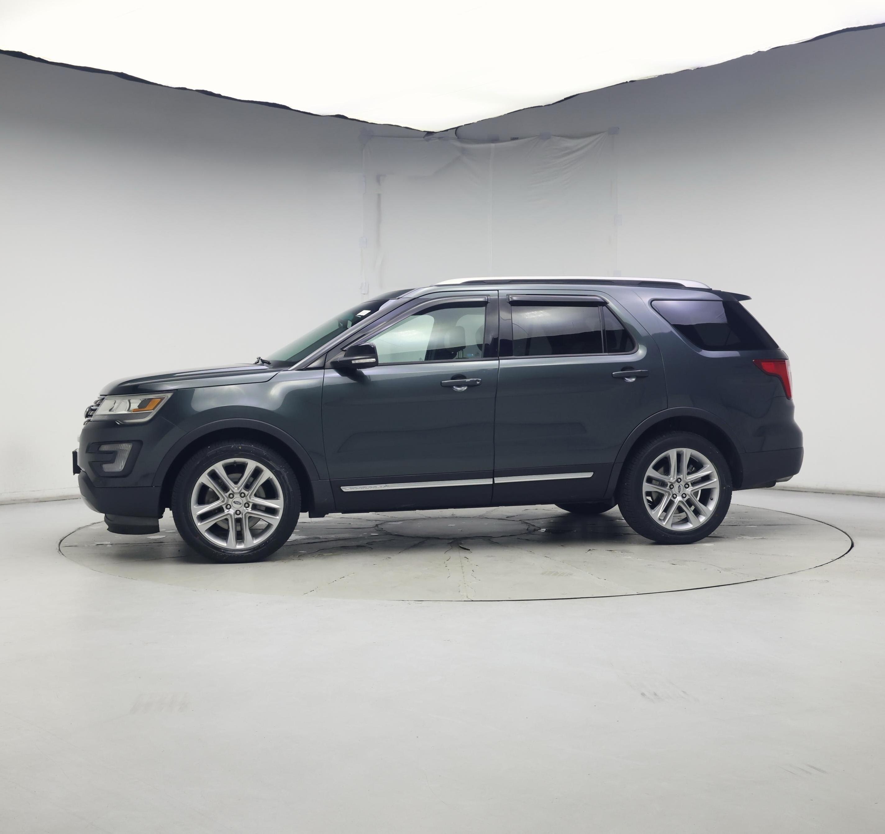 Thumbnail: 2016 Ford Explorer - 3
