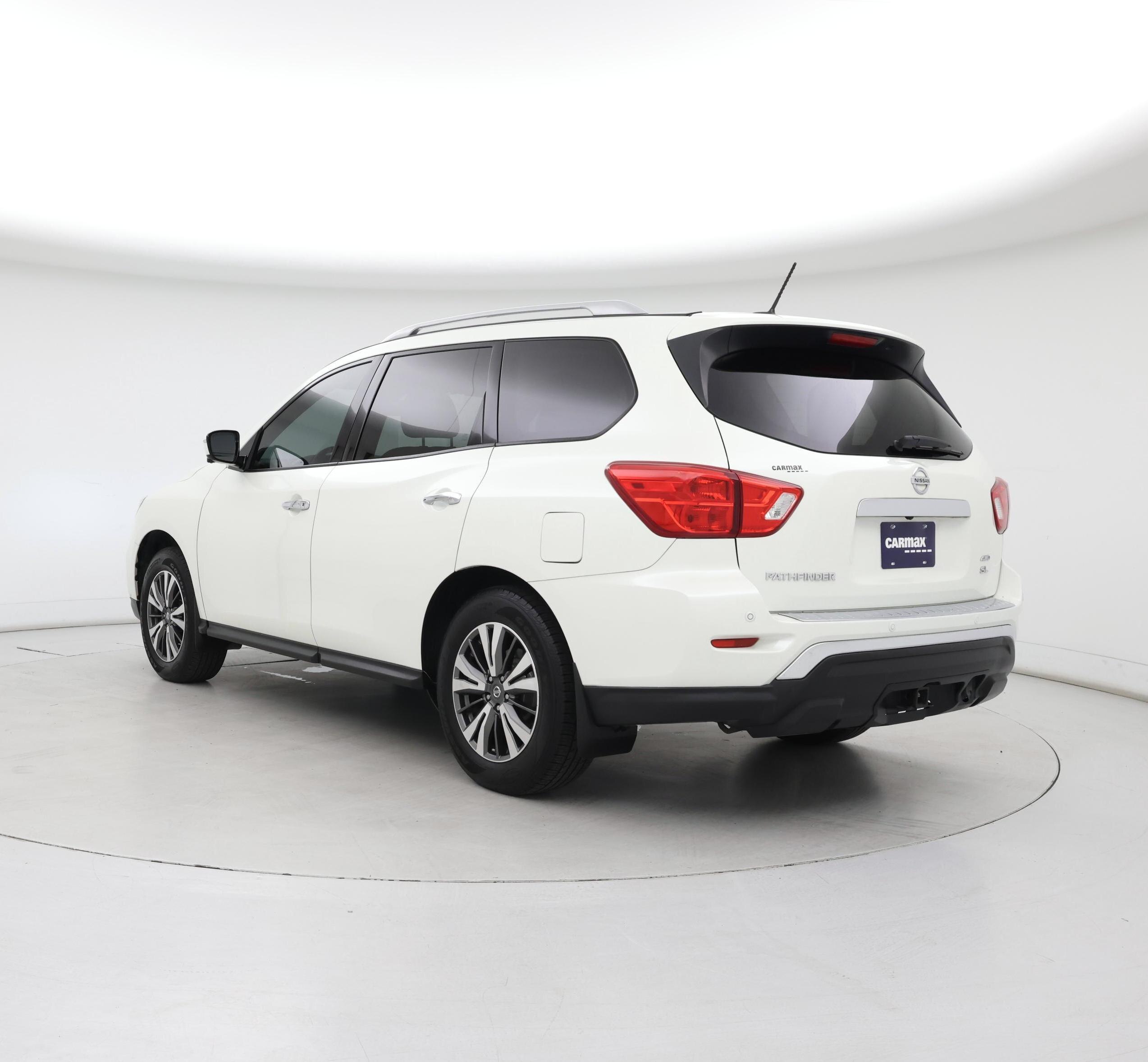 Thumbnail: 2017 Nissan Pathfinder - 2