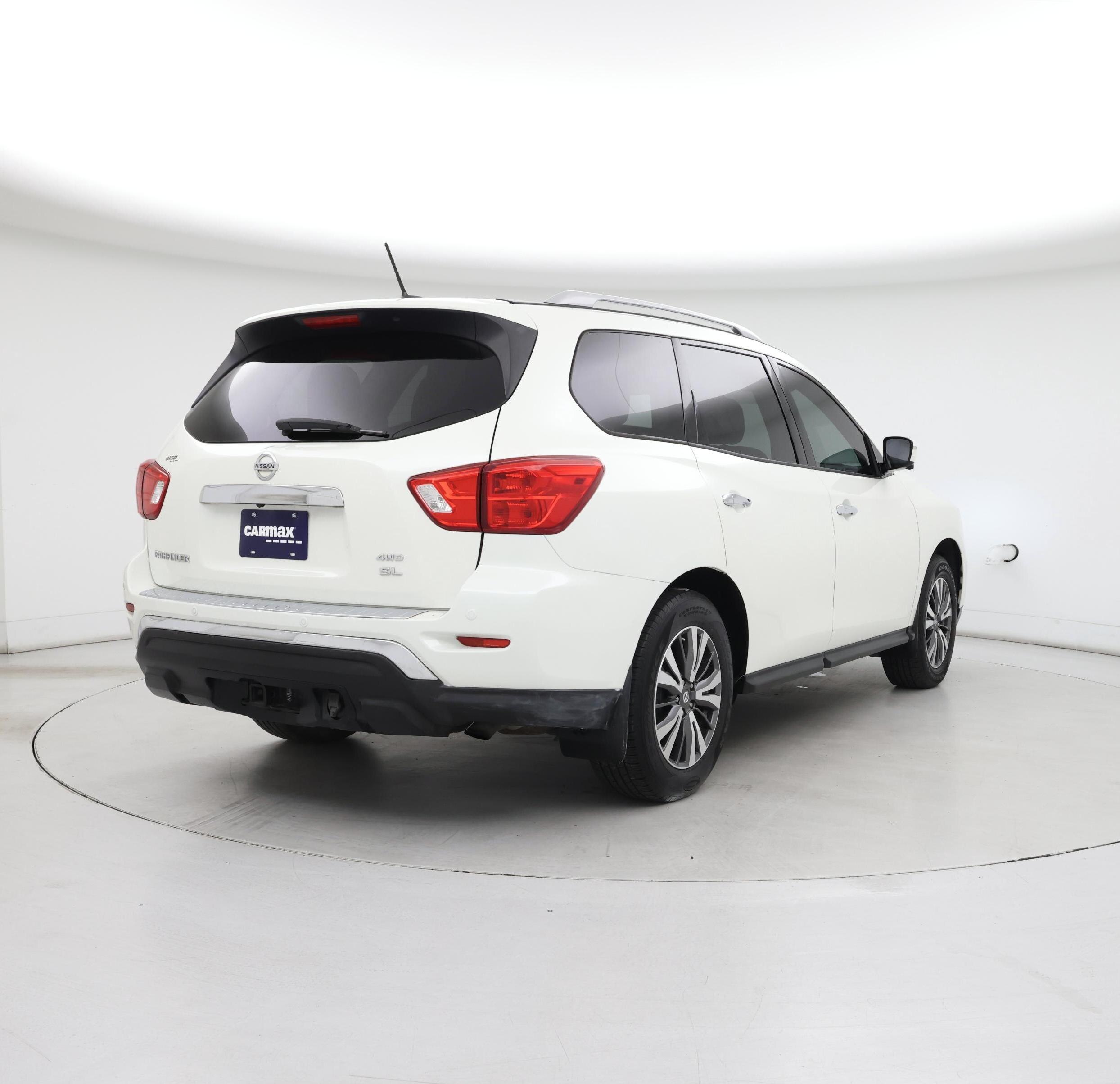 Thumbnail: 2017 Nissan Pathfinder - 8