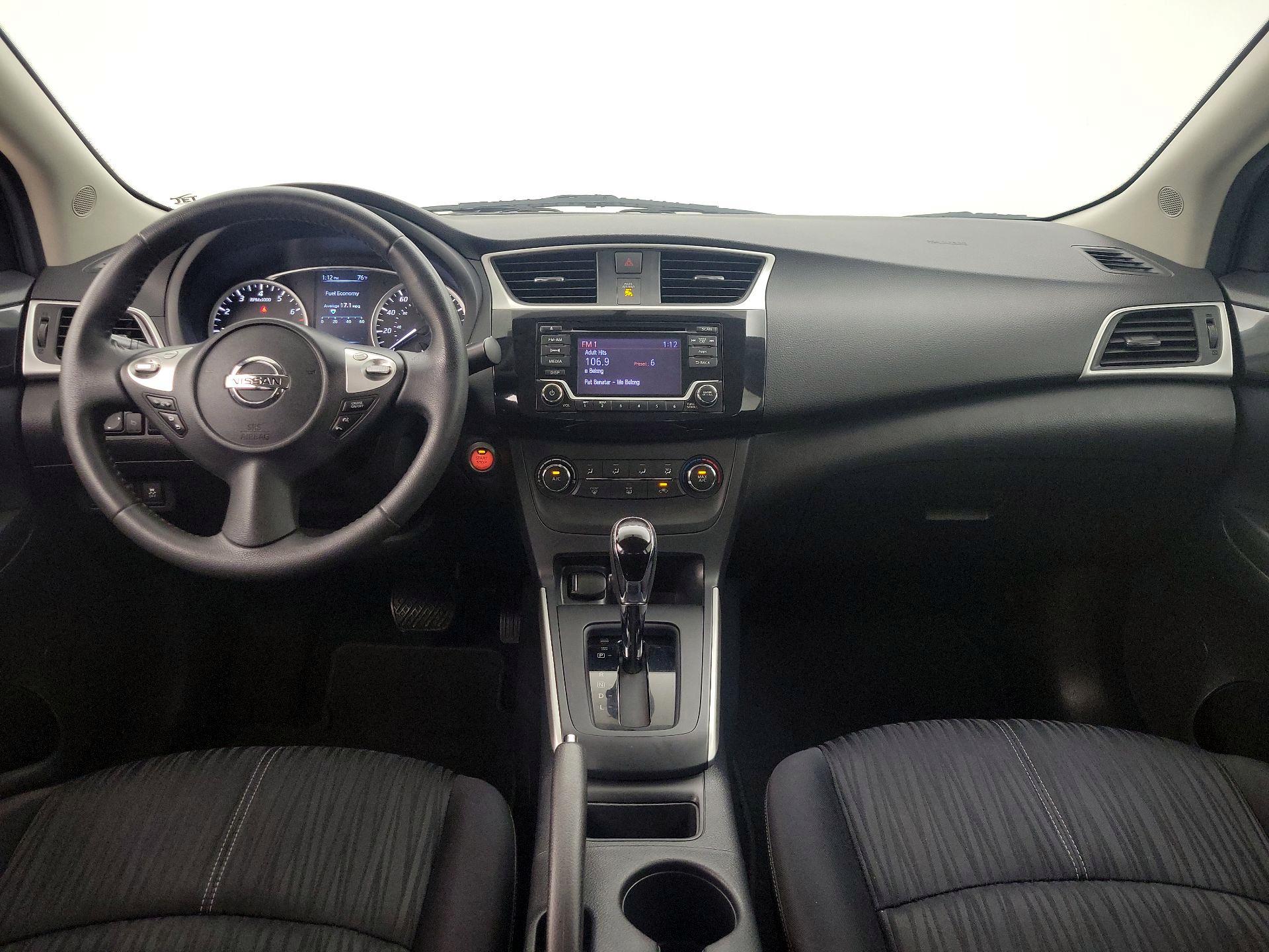 Thumbnail: 2016 Nissan Sentra - 9