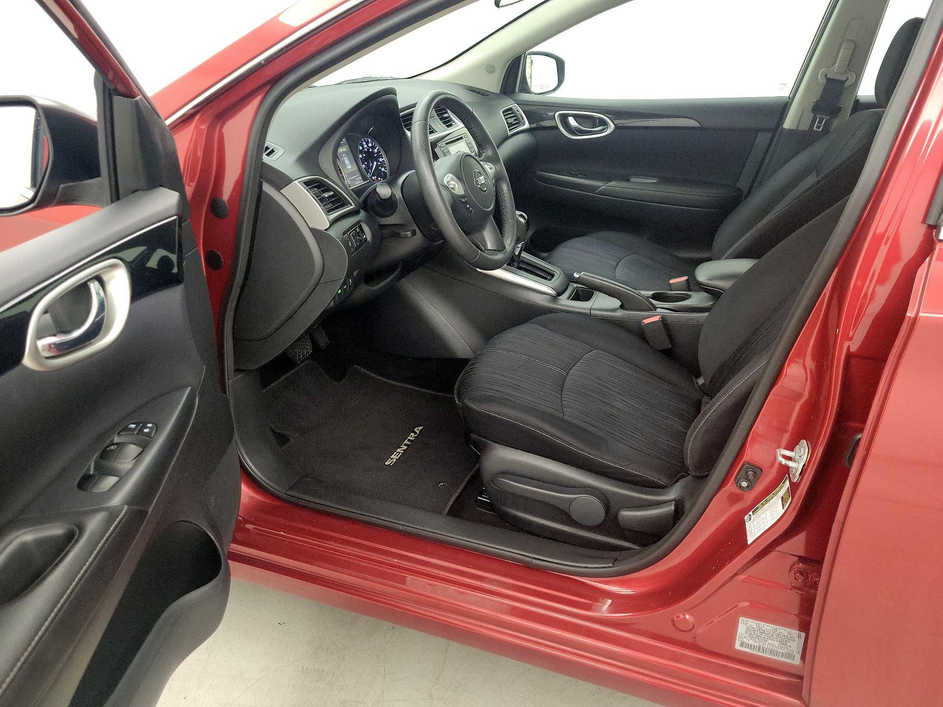 Thumbnail: 2016 Nissan Sentra - 11