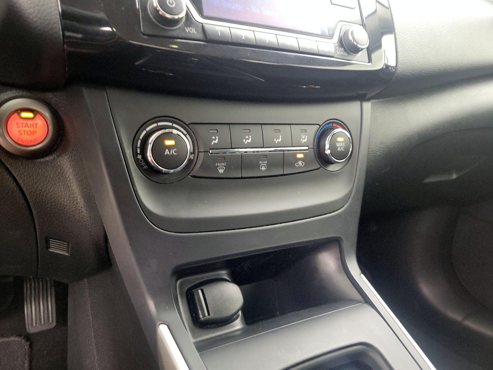 Thumbnail: 2016 Nissan Sentra - 16