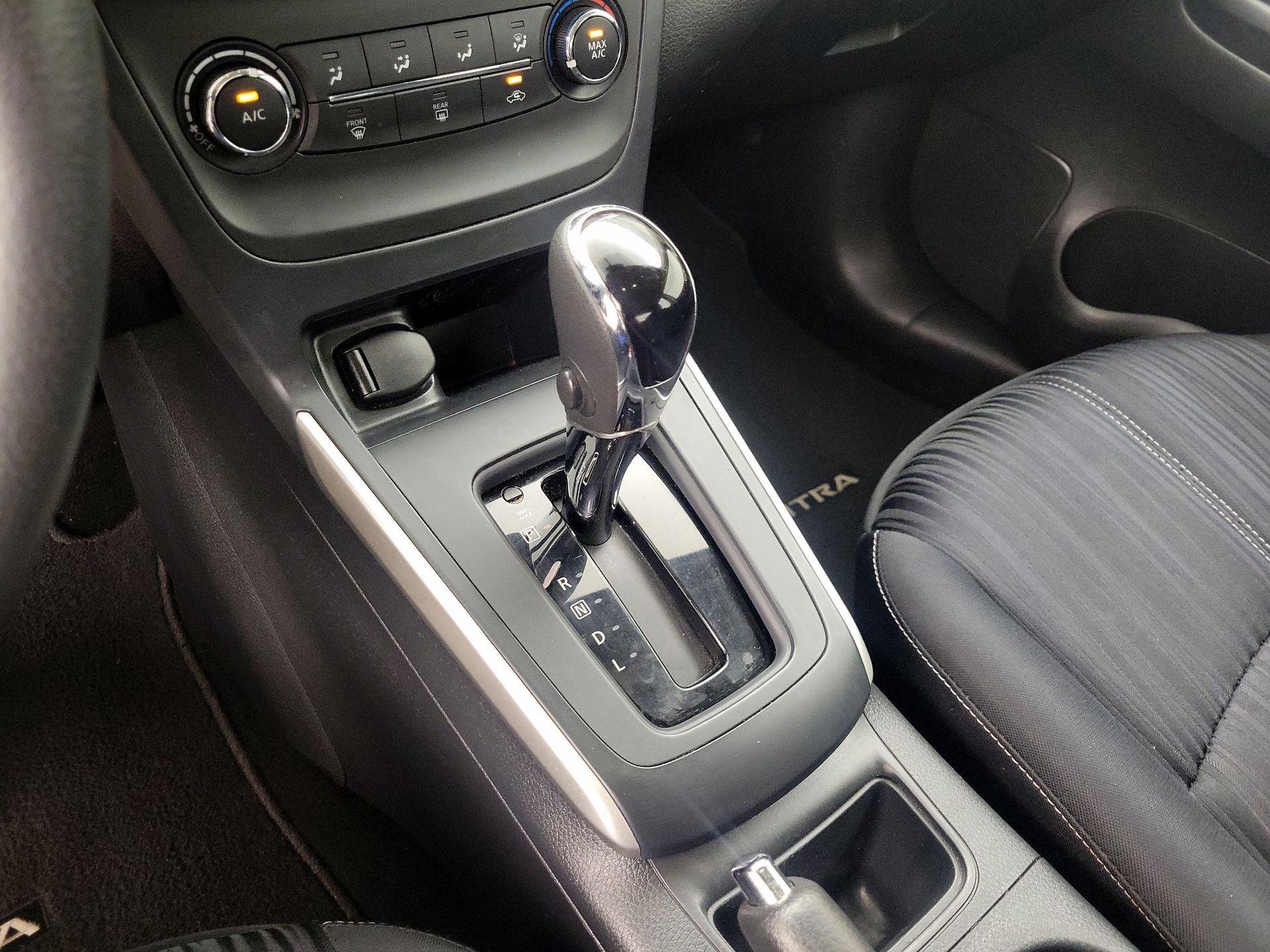 Thumbnail: 2016 Nissan Sentra - 17