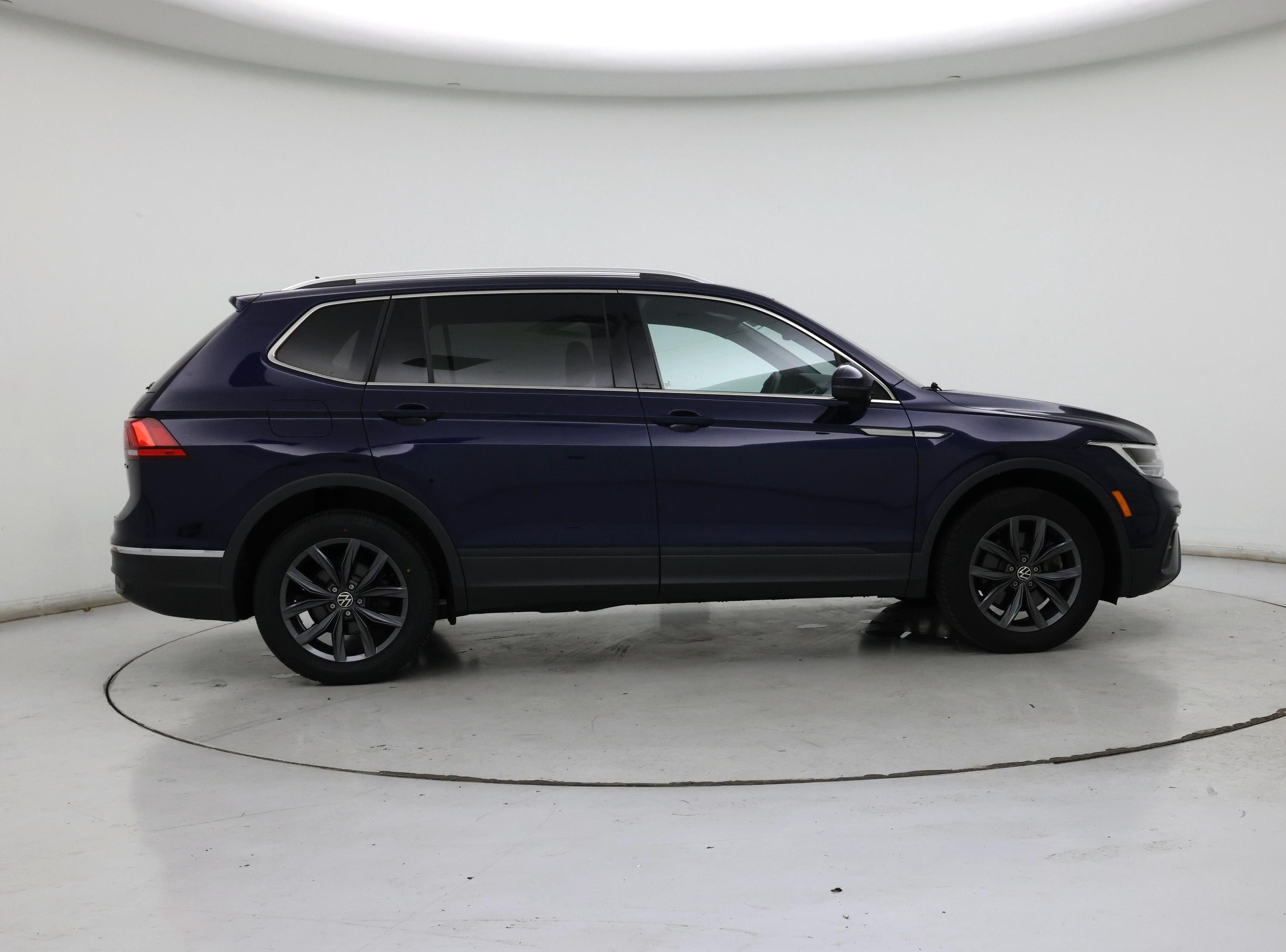Thumbnail: 2022 Volkswagen Tiguan - 7