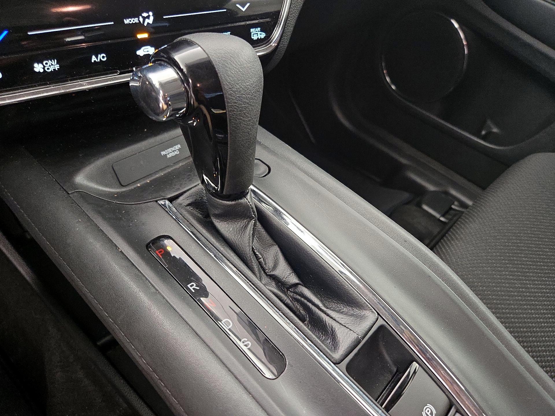 Thumbnail: 2016 Honda HR-V - 17
