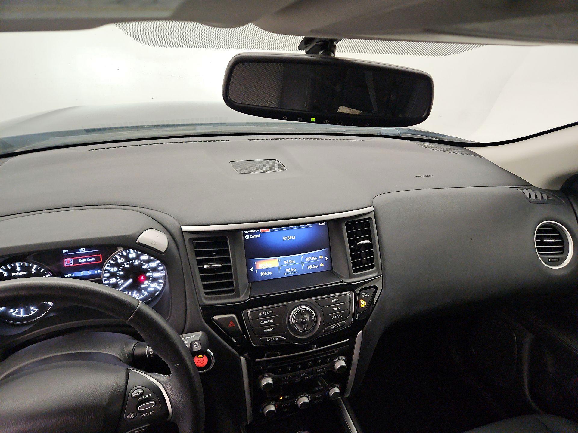 Thumbnail: 2019 Nissan Pathfinder - 9