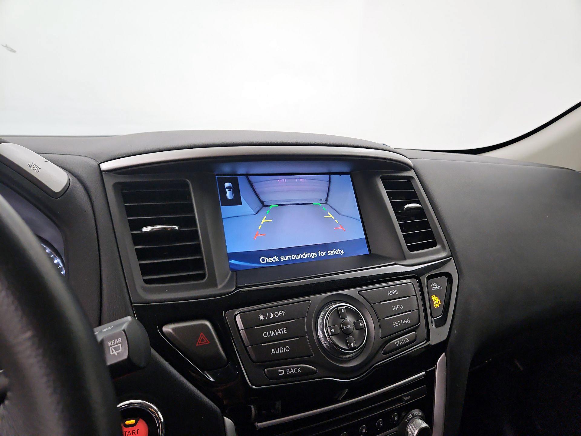 Thumbnail: 2019 Nissan Pathfinder - 14