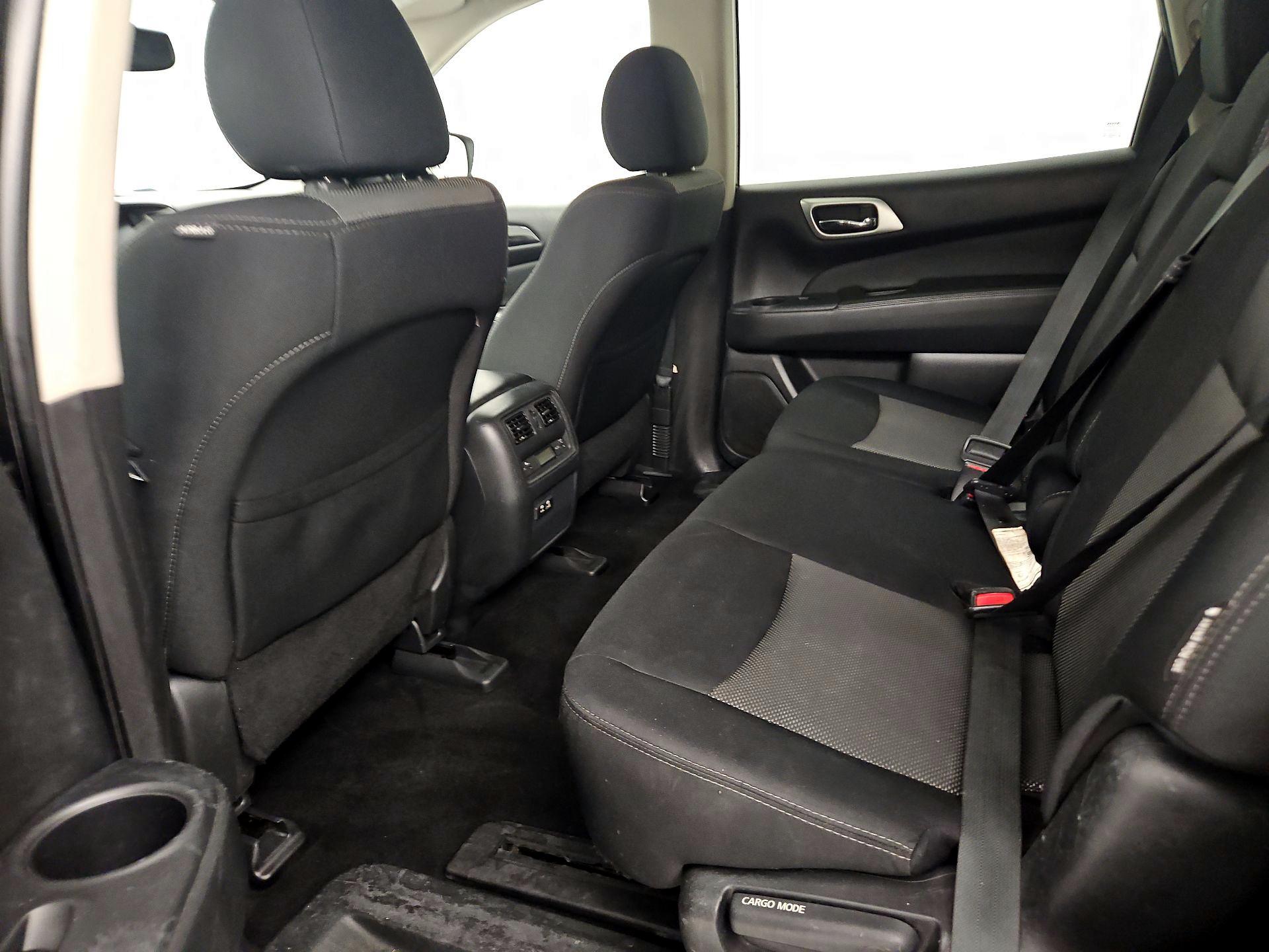 Thumbnail: 2019 Nissan Pathfinder - 19