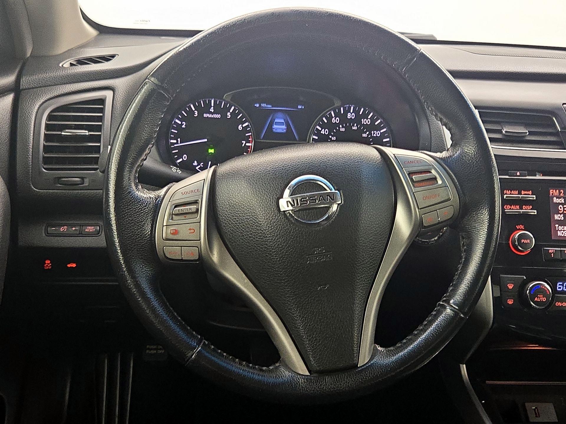Thumbnail: 2013 Nissan Altima - 10