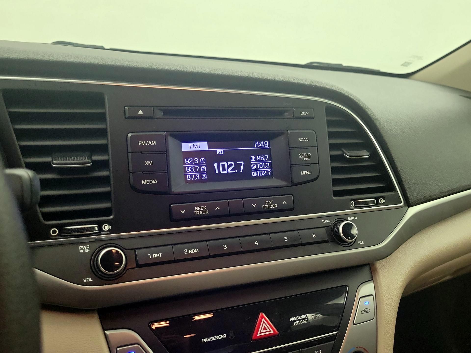 Thumbnail: 2017 Hyundai Elantra - 14