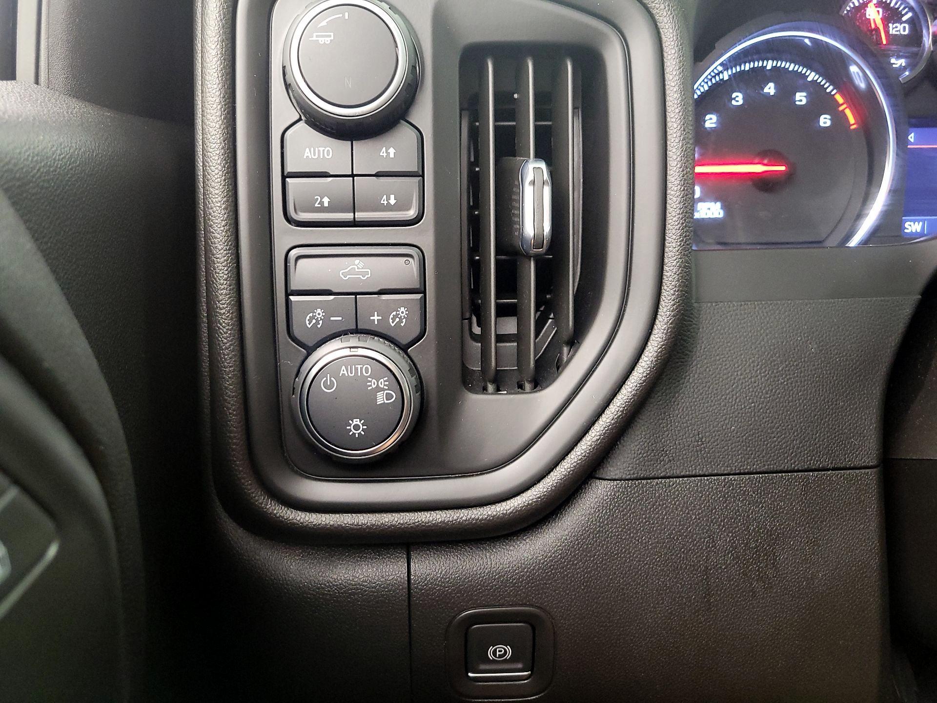 Thumbnail: 2021 Chevrolet Silverado 1500 - 13