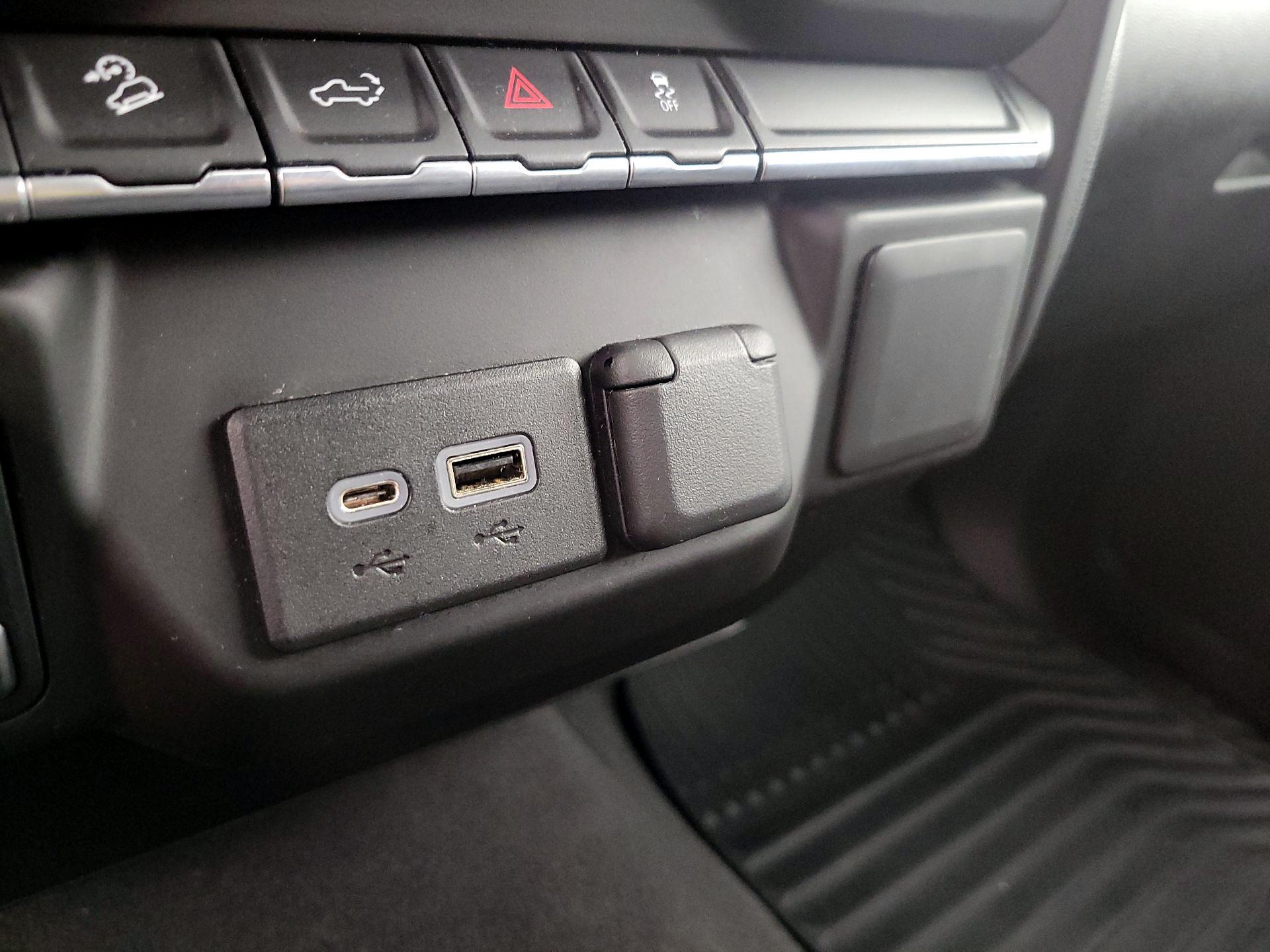 Thumbnail: 2021 Chevrolet Silverado 1500 - 19