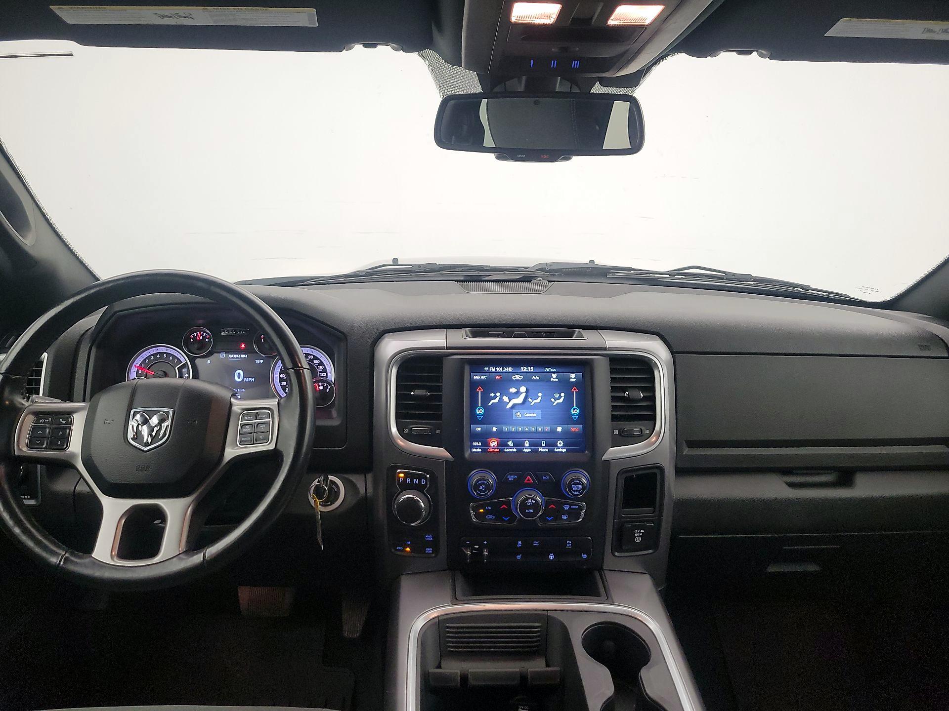 Thumbnail: 2021 RAM 1500 Classic - 9