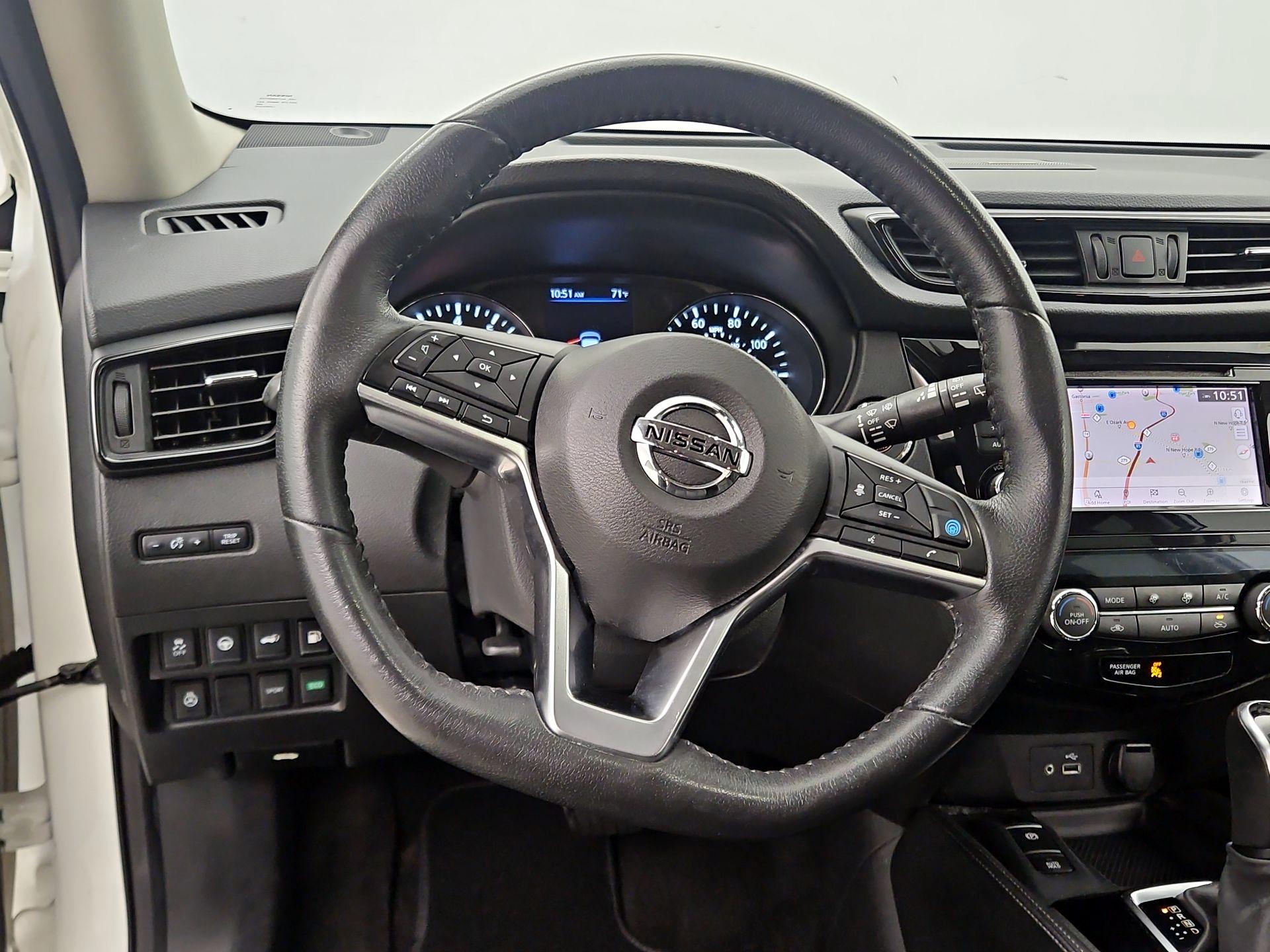 Thumbnail: 2020 Nissan Rogue - 10
