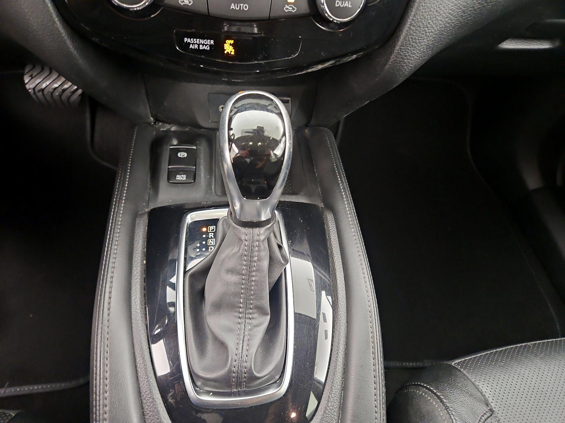 Thumbnail: 2020 Nissan Rogue - 18