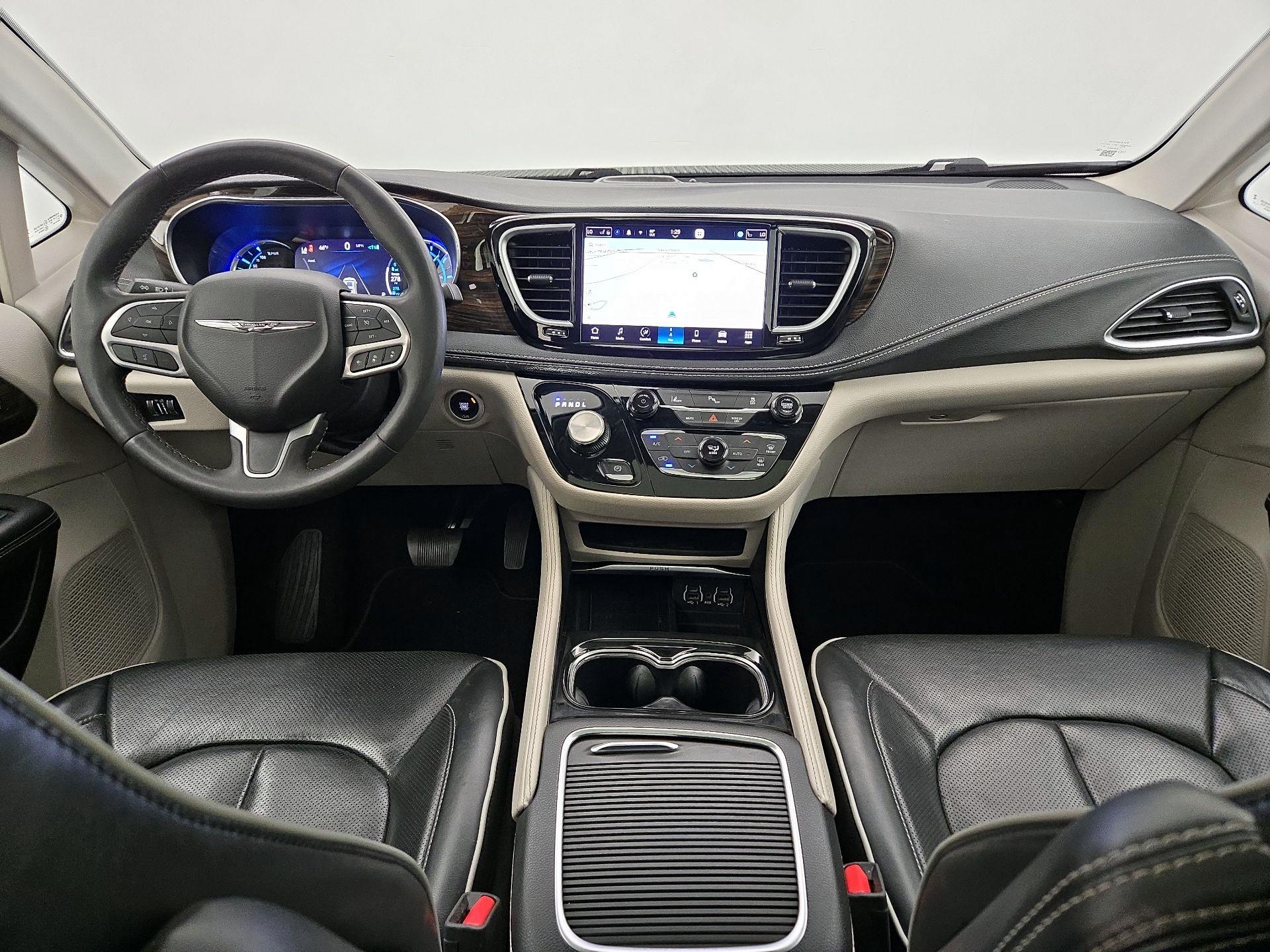 Thumbnail: 2023 Chrysler Pacifica - 9