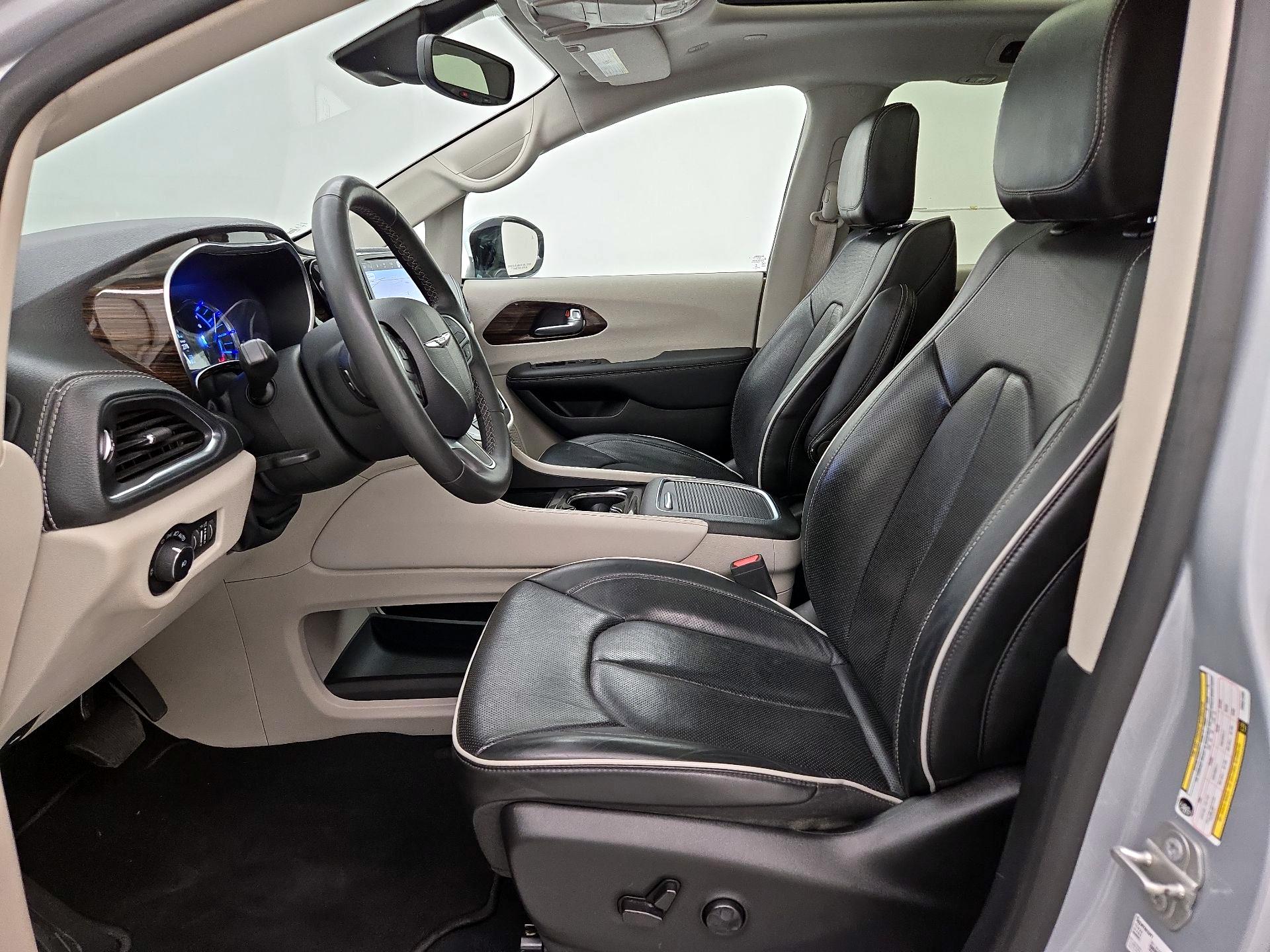 Thumbnail: 2023 Chrysler Pacifica - 11