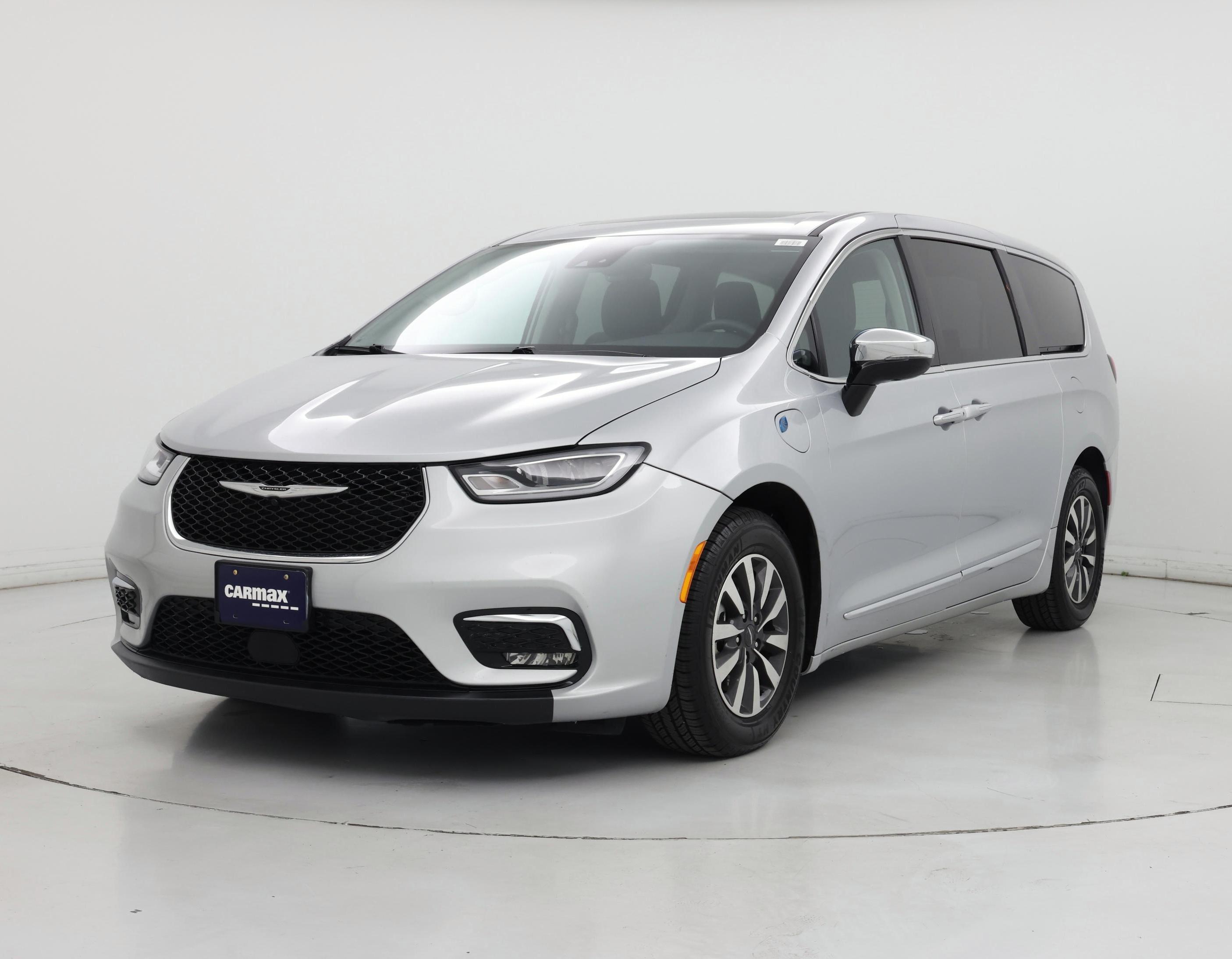 Thumbnail: 2023 Chrysler Pacifica - 4