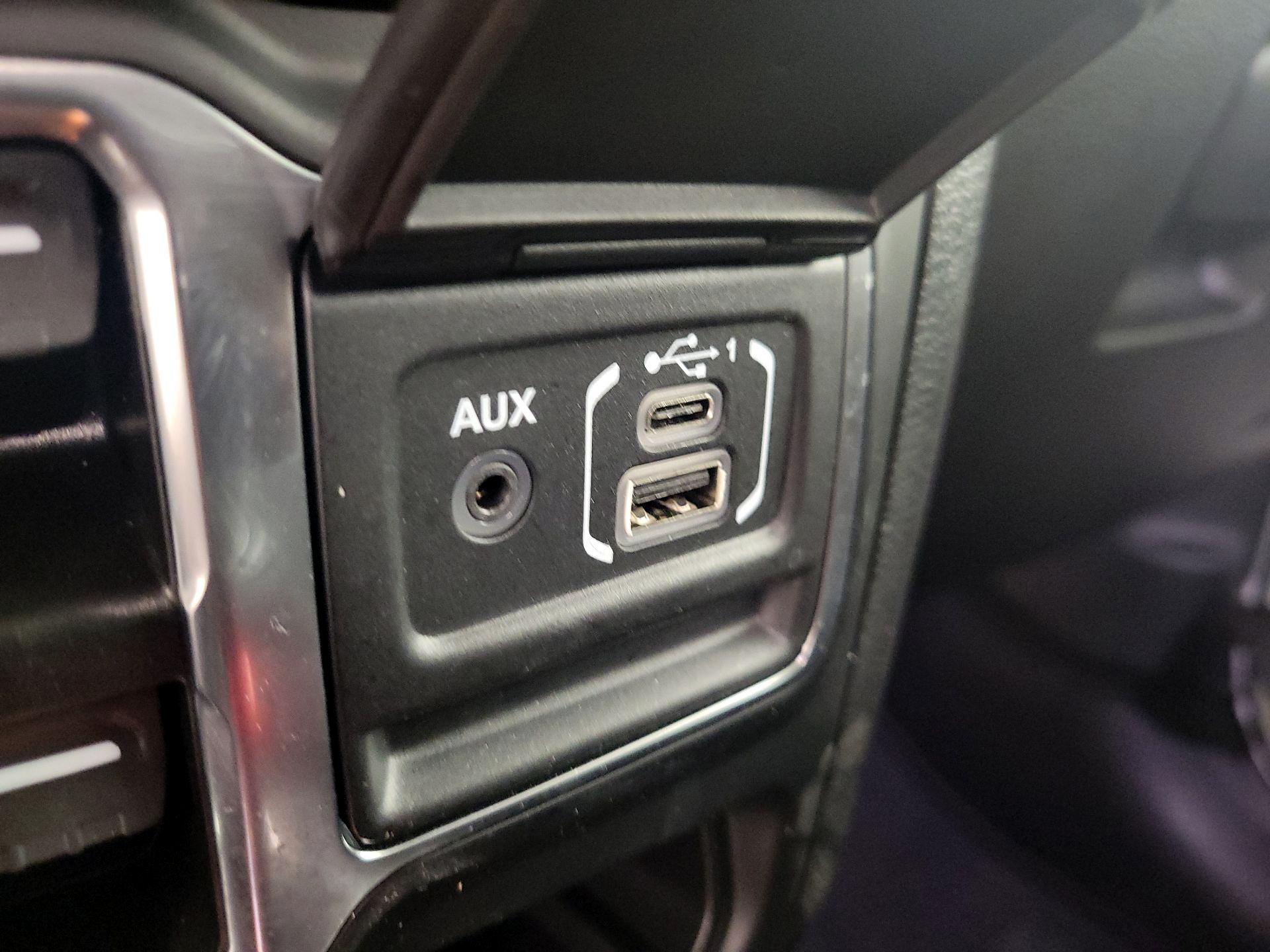 Thumbnail: 2022 Jeep Wrangler - 19