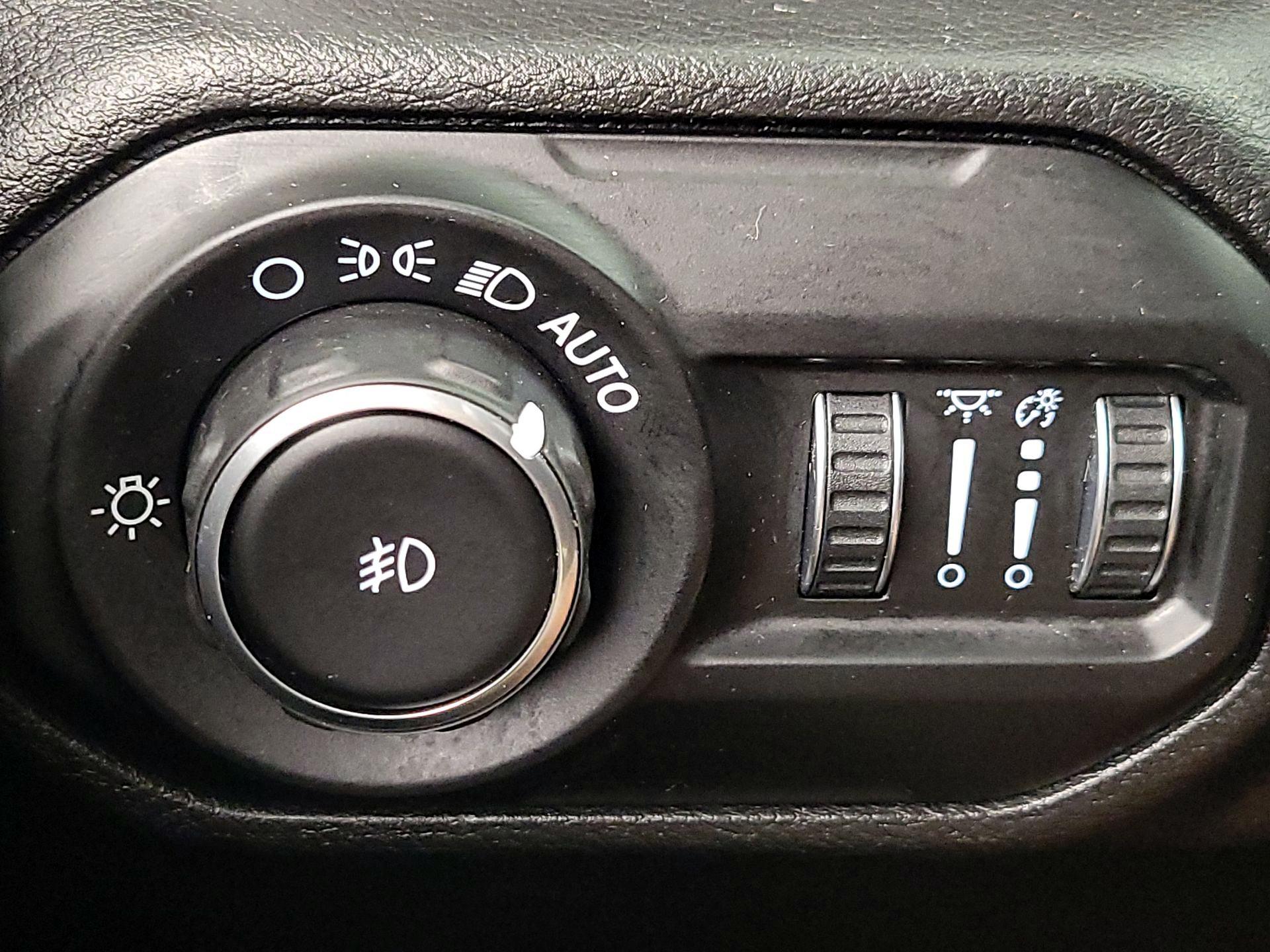Thumbnail: 2021 Jeep Wrangler - 13