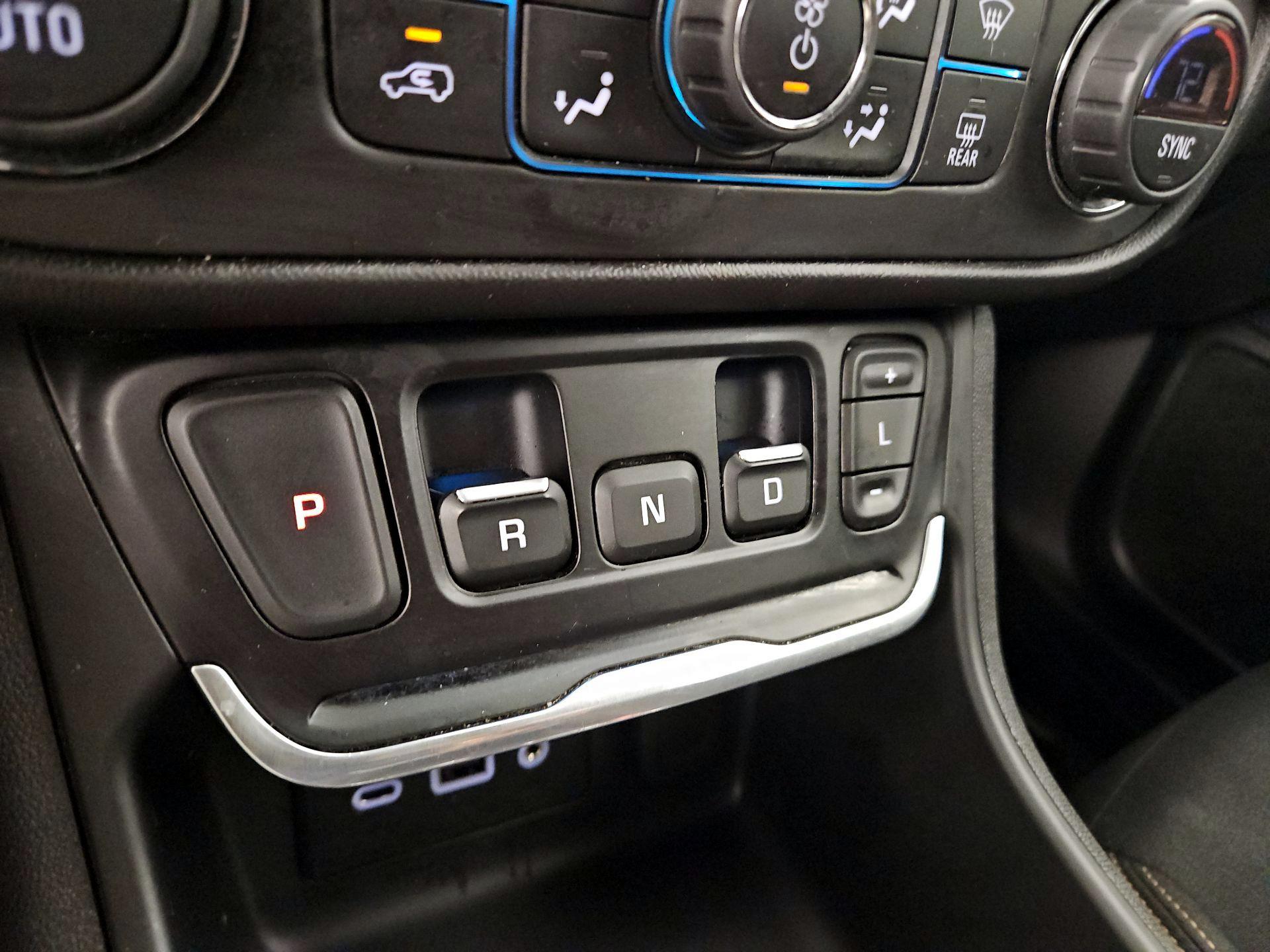 Thumbnail: 2021 GMC Terrain - 17