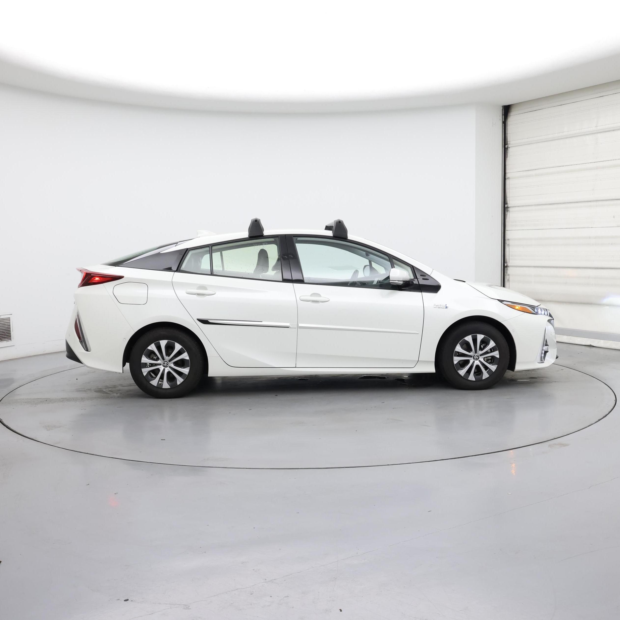 Thumbnail: 2020 Toyota Prius Prime - 7
