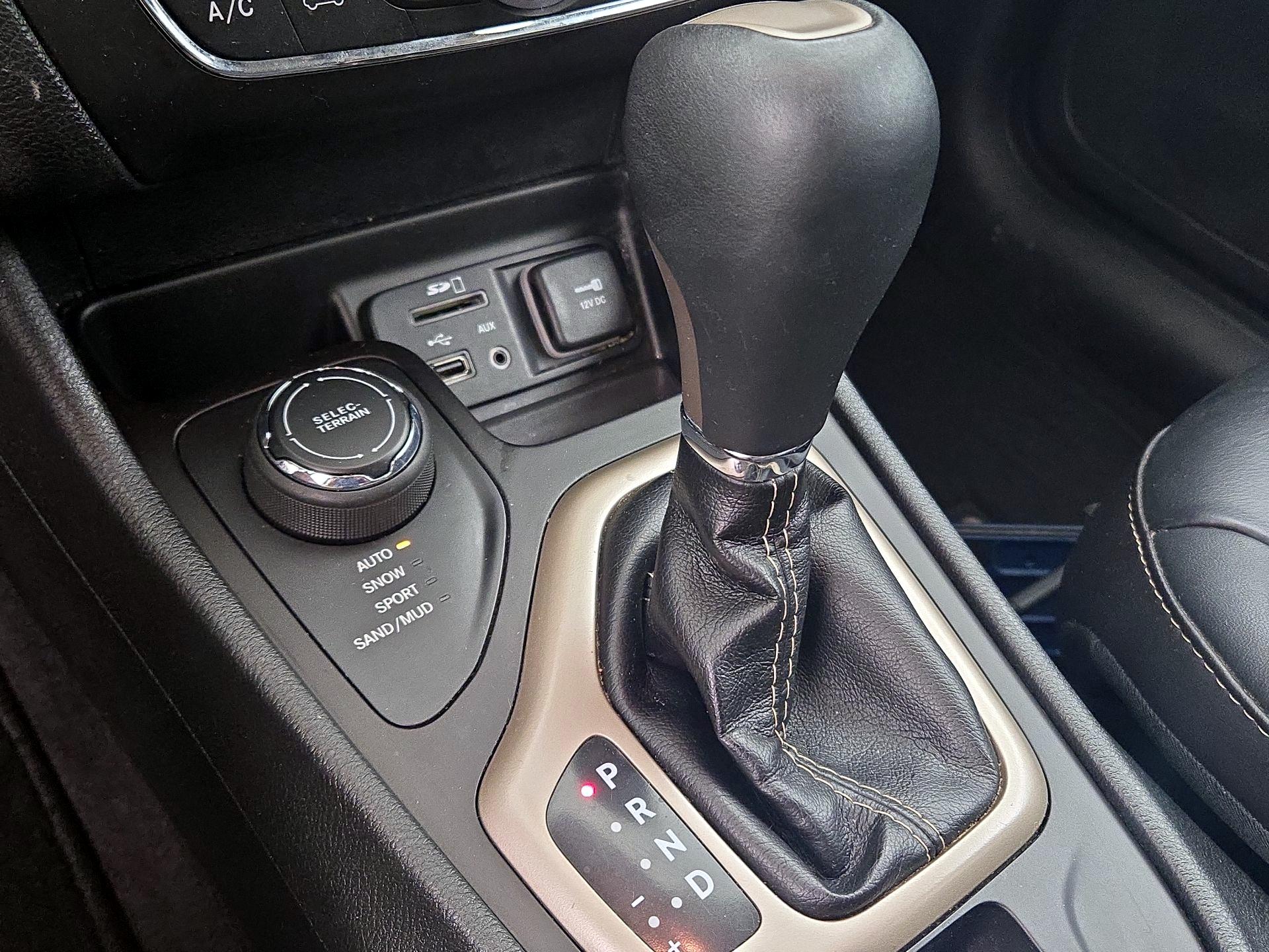 Thumbnail: 2016 Jeep Cherokee - 18