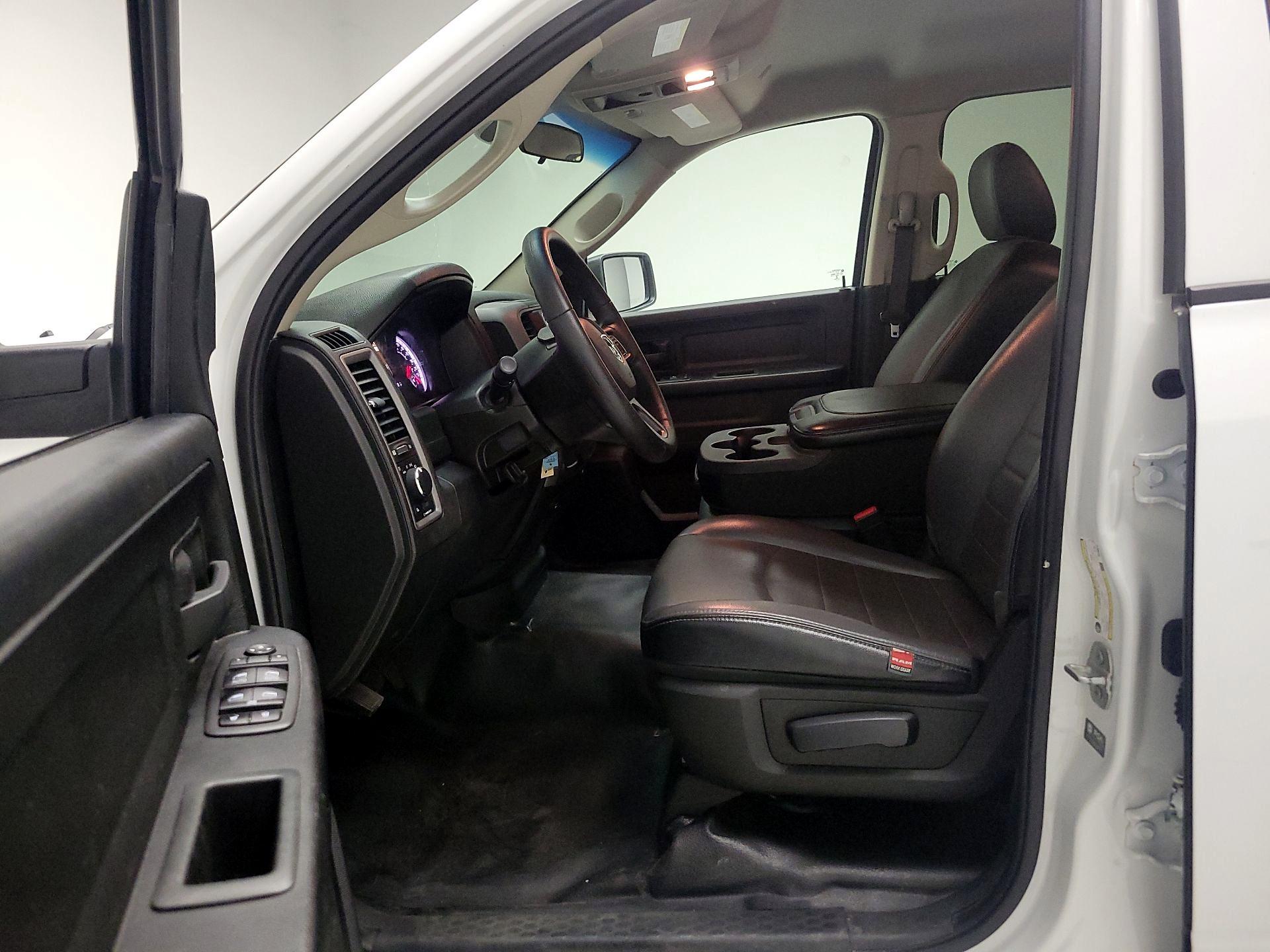 Thumbnail: 2022 RAM 1500 Classic - 11