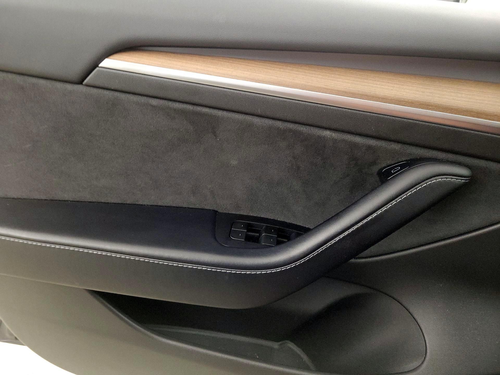 Thumbnail: 2022 Tesla Model 3 - 12