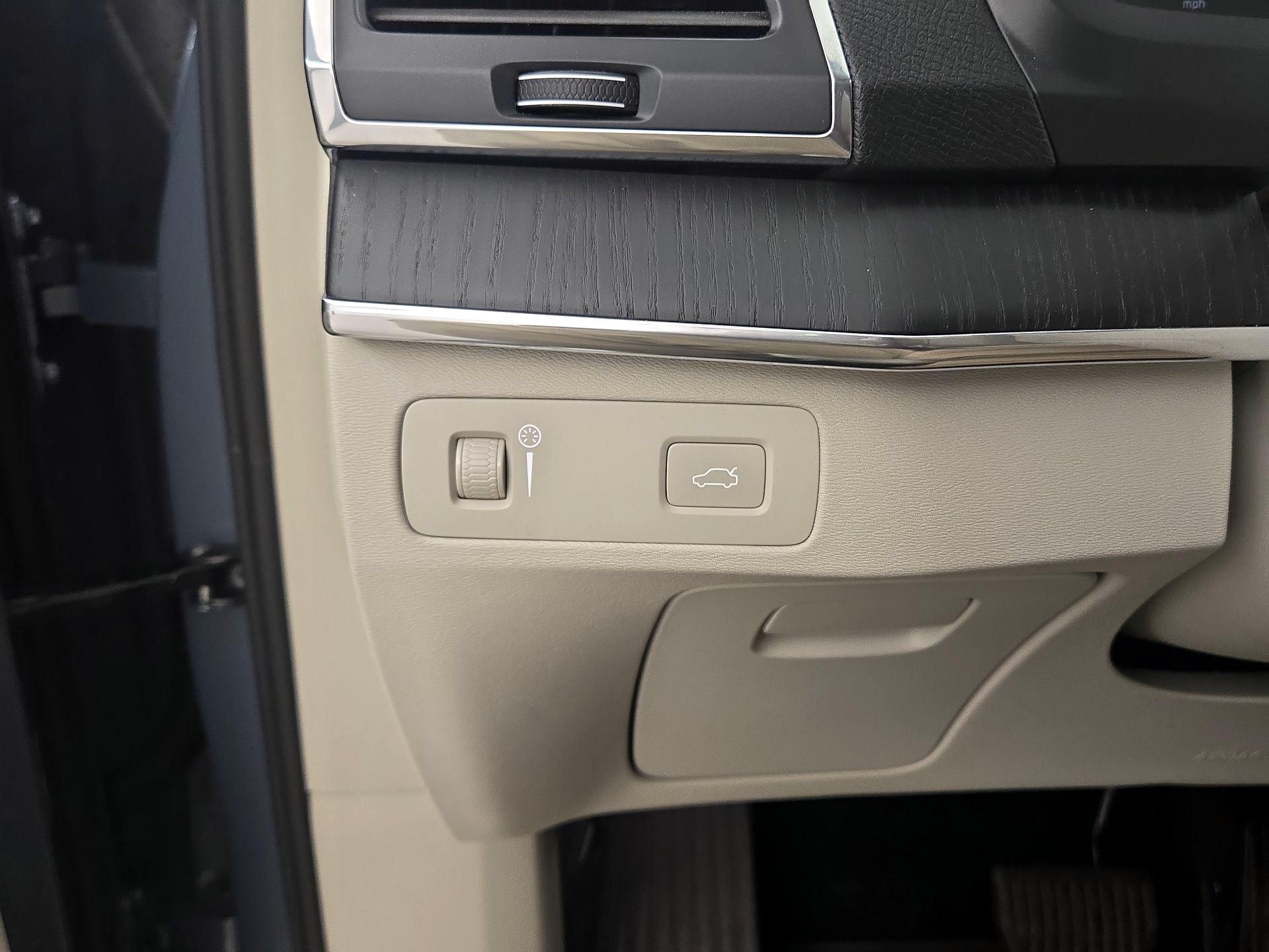Thumbnail: 2020 Volvo XC90 - 13