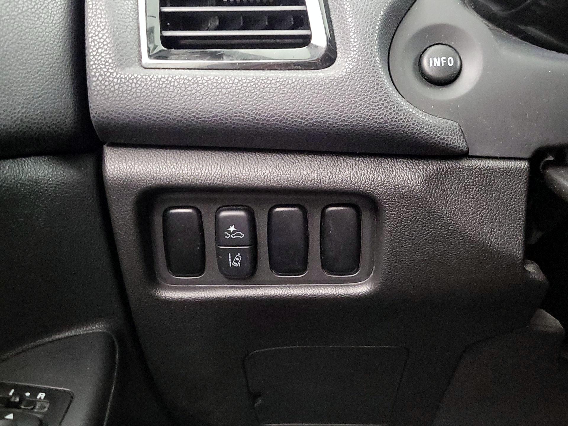 Thumbnail: 2021 Mitsubishi Outlander Sport - 13