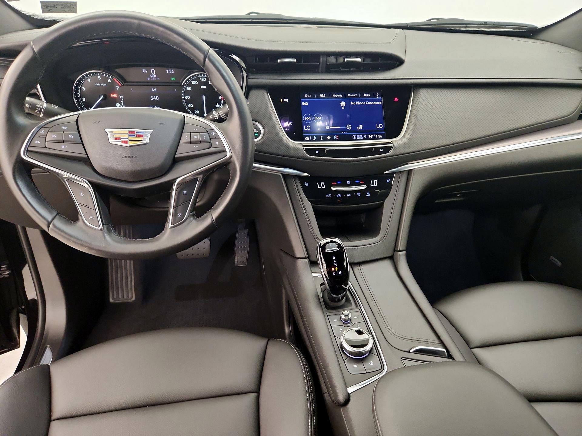 Thumbnail: 2023 Cadillac XT5 - 9