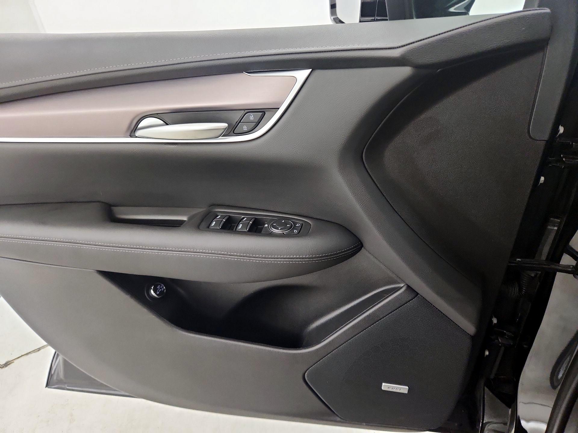 Thumbnail: 2023 Cadillac XT5 - 12
