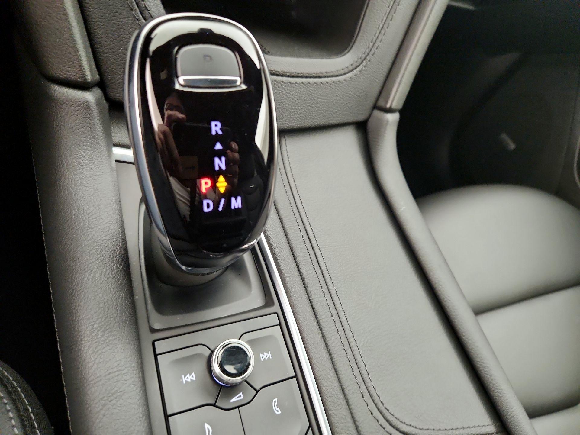 Thumbnail: 2023 Cadillac XT5 - 17