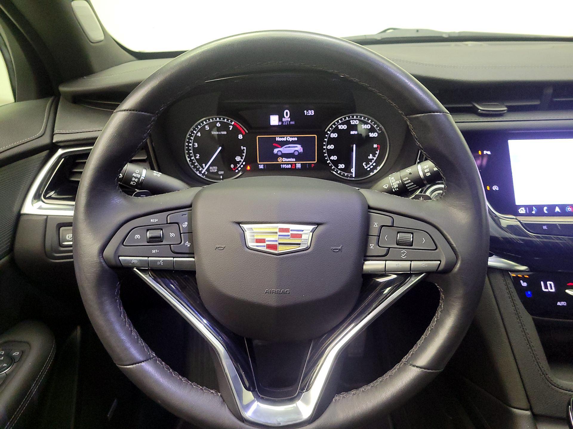 Thumbnail: 2023 Cadillac XT6 - 10