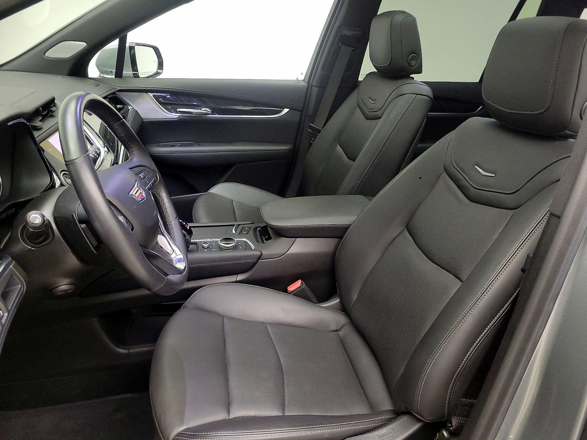 Thumbnail: 2023 Cadillac XT6 - 11