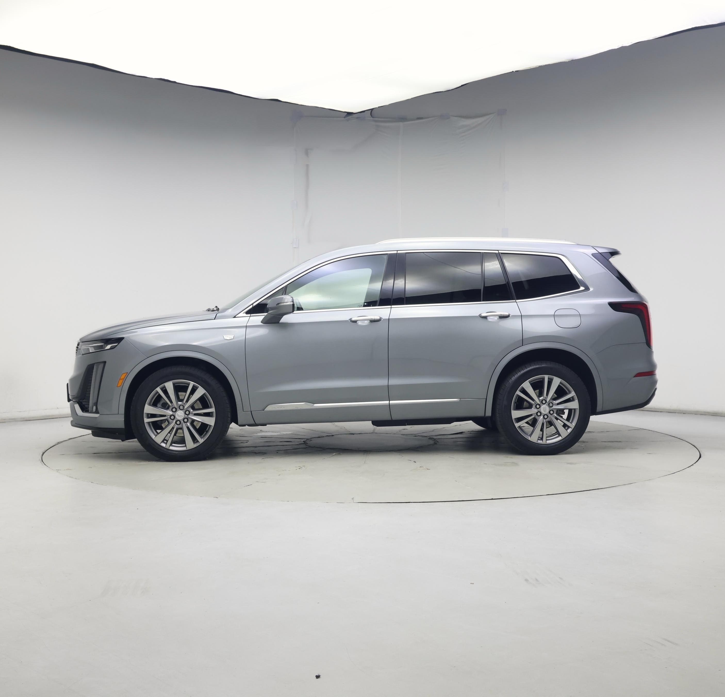 Thumbnail: 2023 Cadillac XT6 - 3