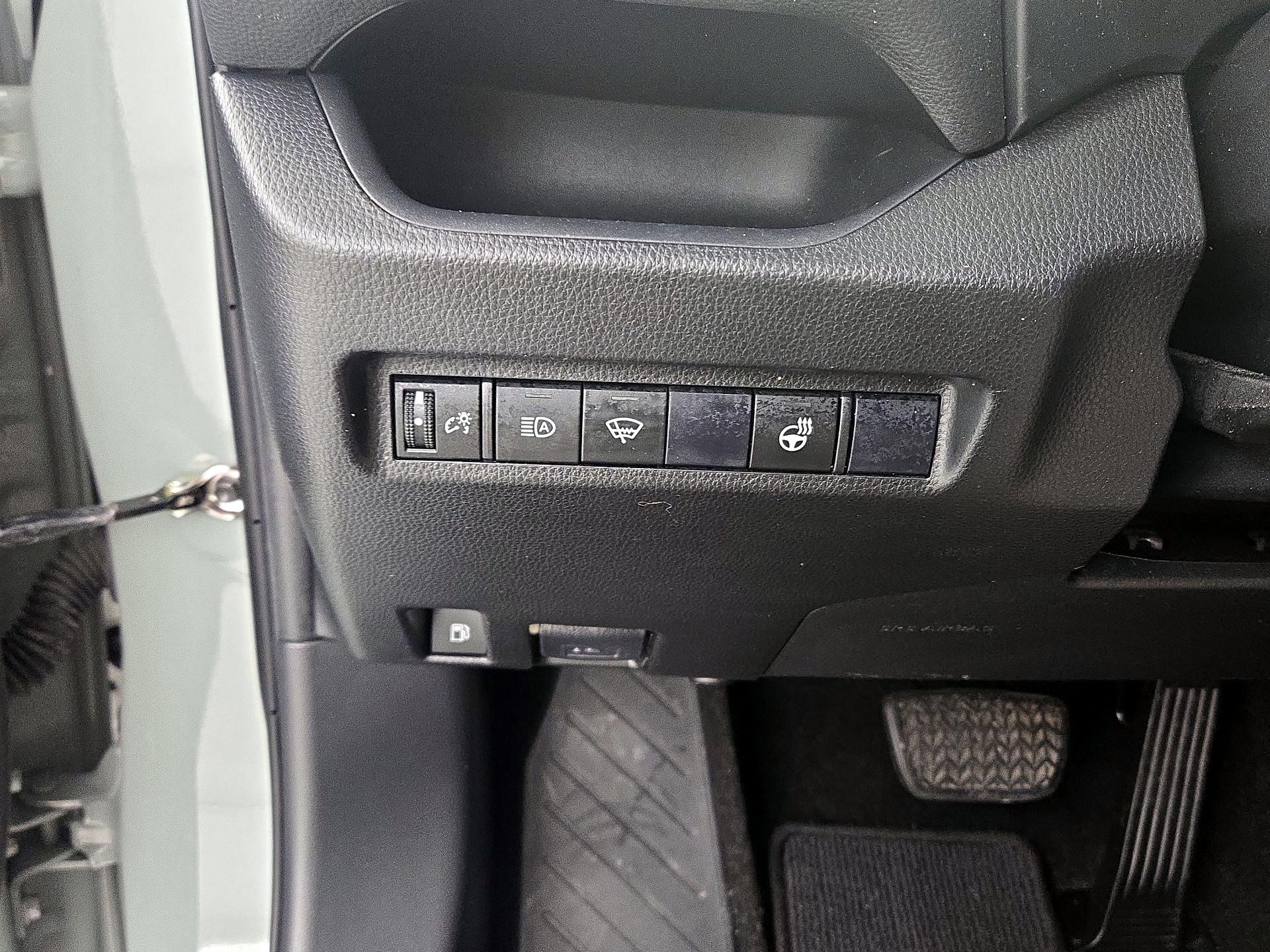 Thumbnail: 2021 Toyota RAV4 - 13