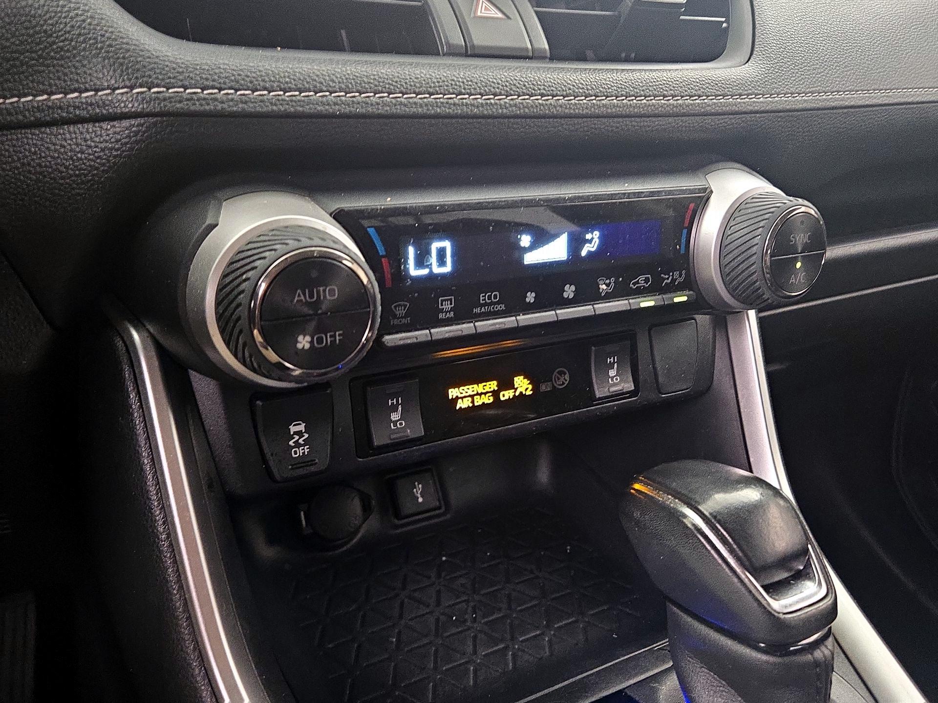 Thumbnail: 2021 Toyota RAV4 - 16