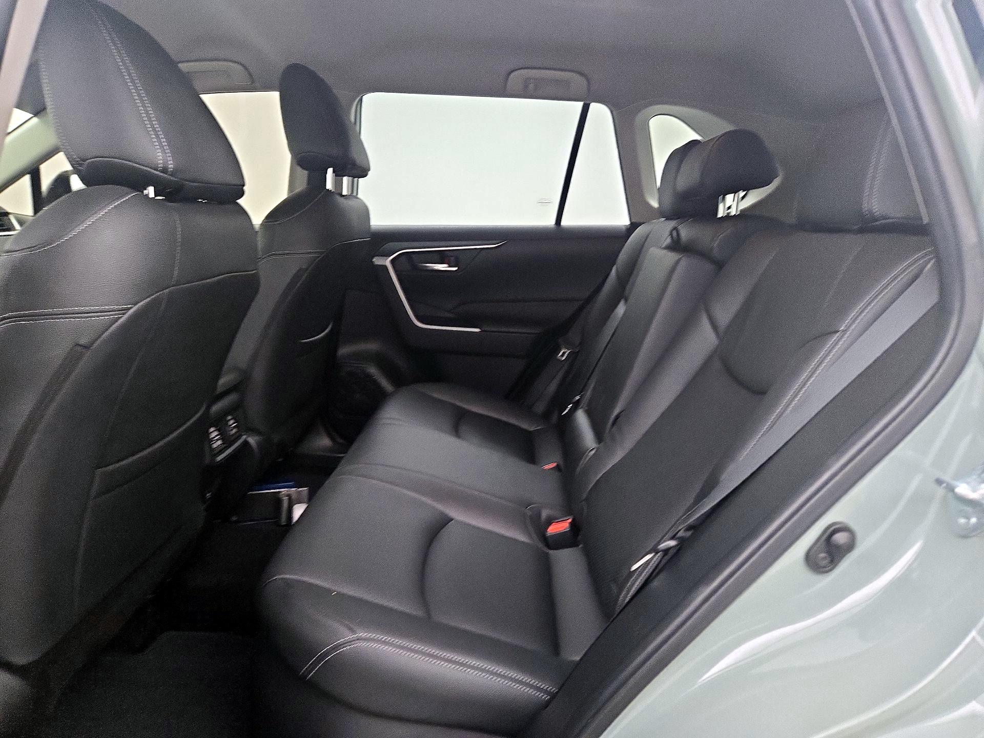 Thumbnail: 2021 Toyota RAV4 - 19