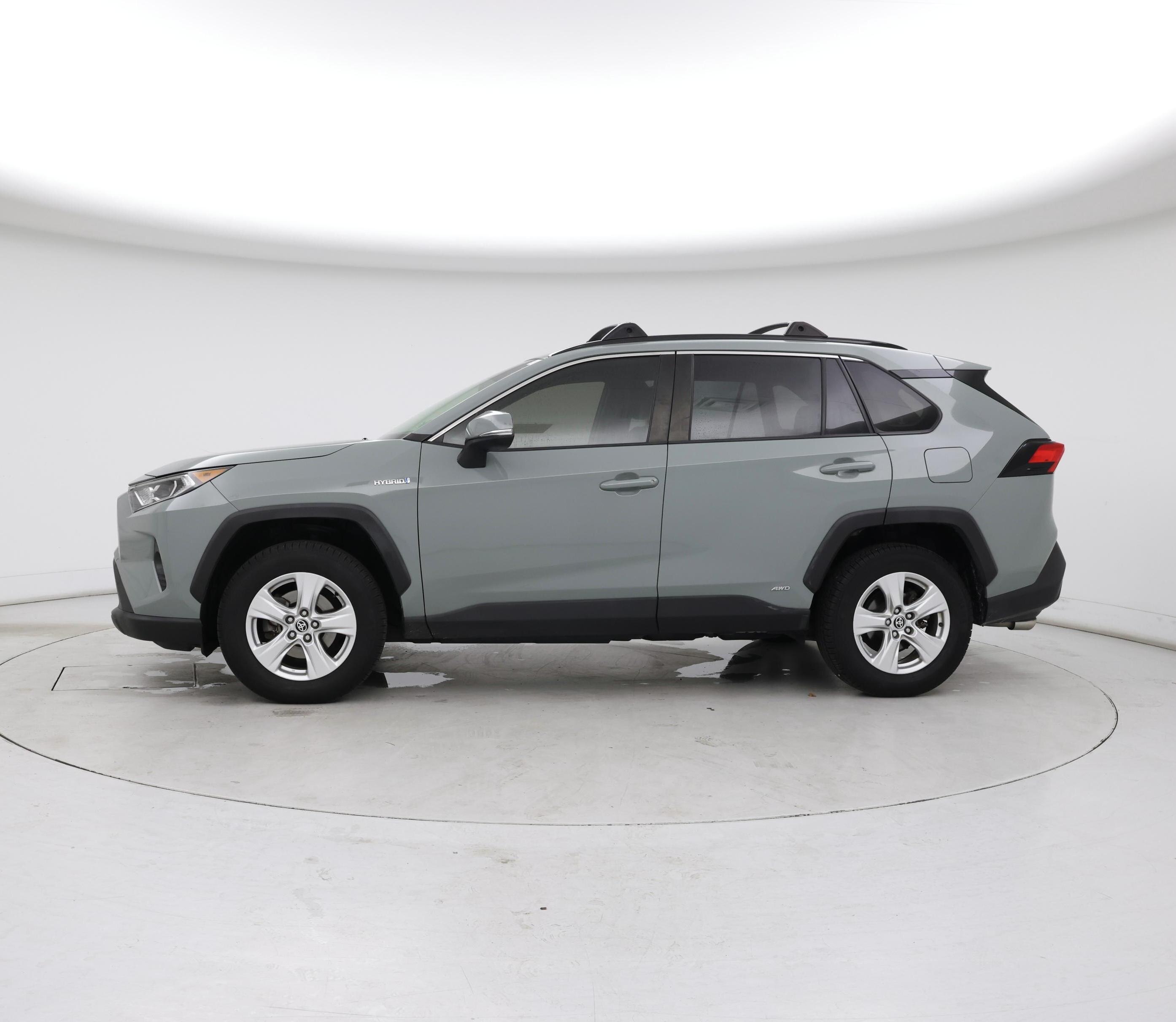 Thumbnail: 2021 Toyota RAV4 - 3