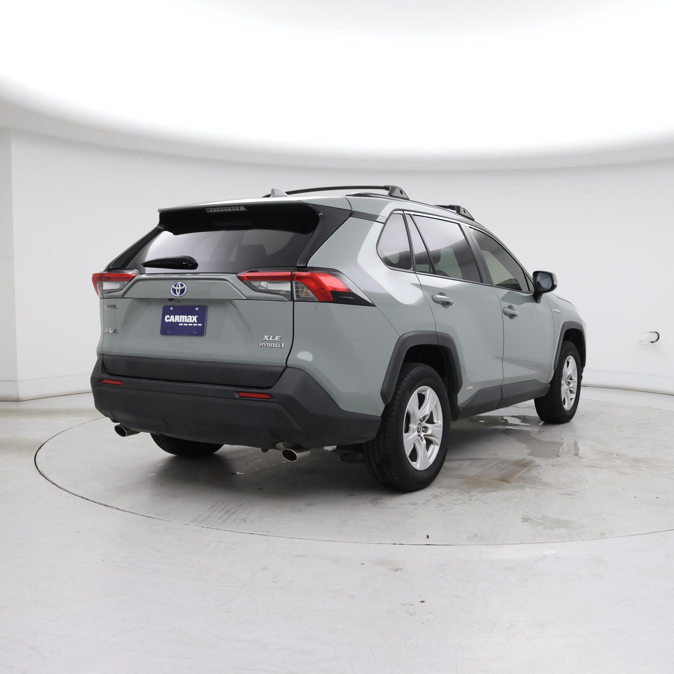 Thumbnail: 2021 Toyota RAV4 - 8